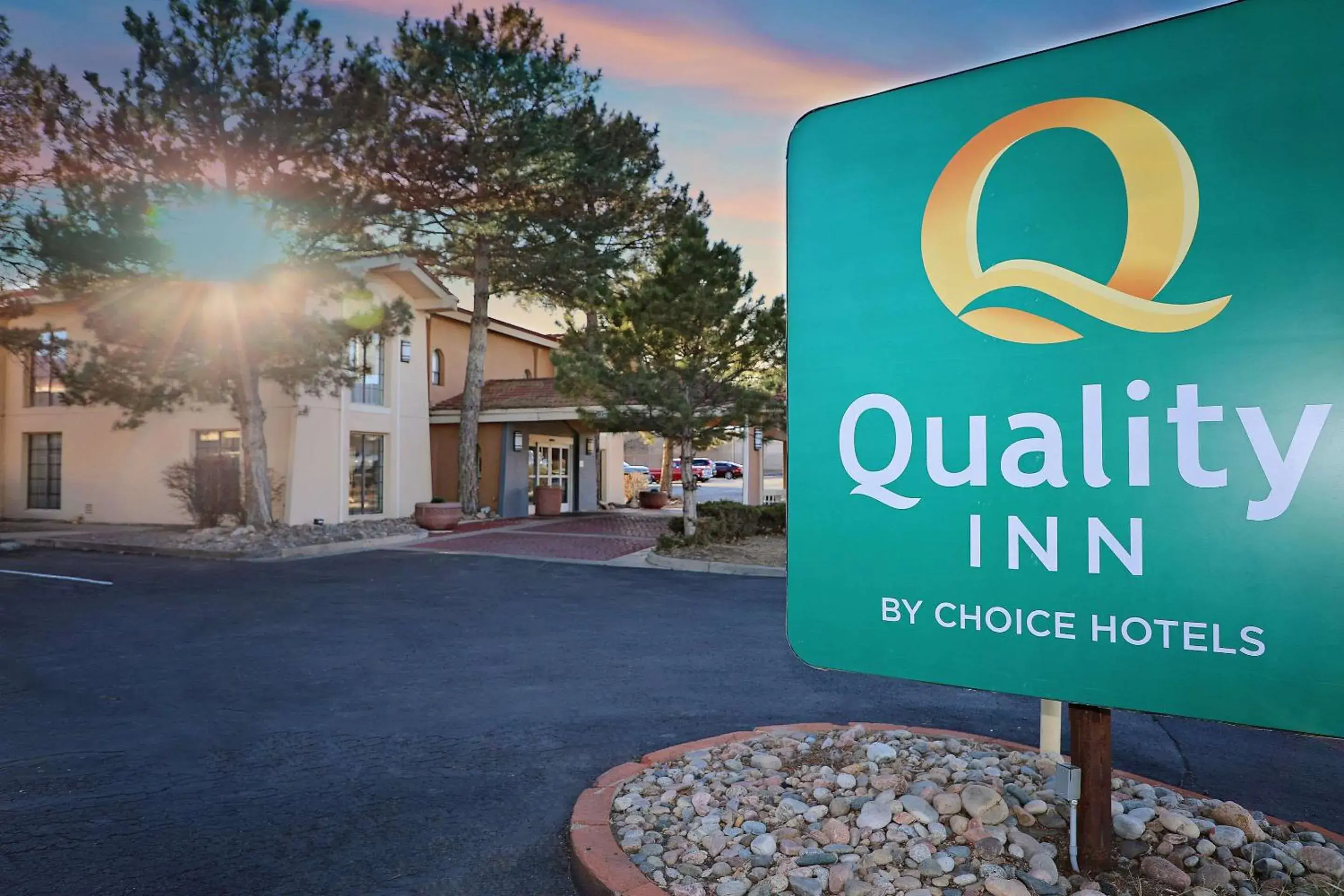 Property building in Quality Inn Aurora Denver Property building in Quality Inn Aurora Denver