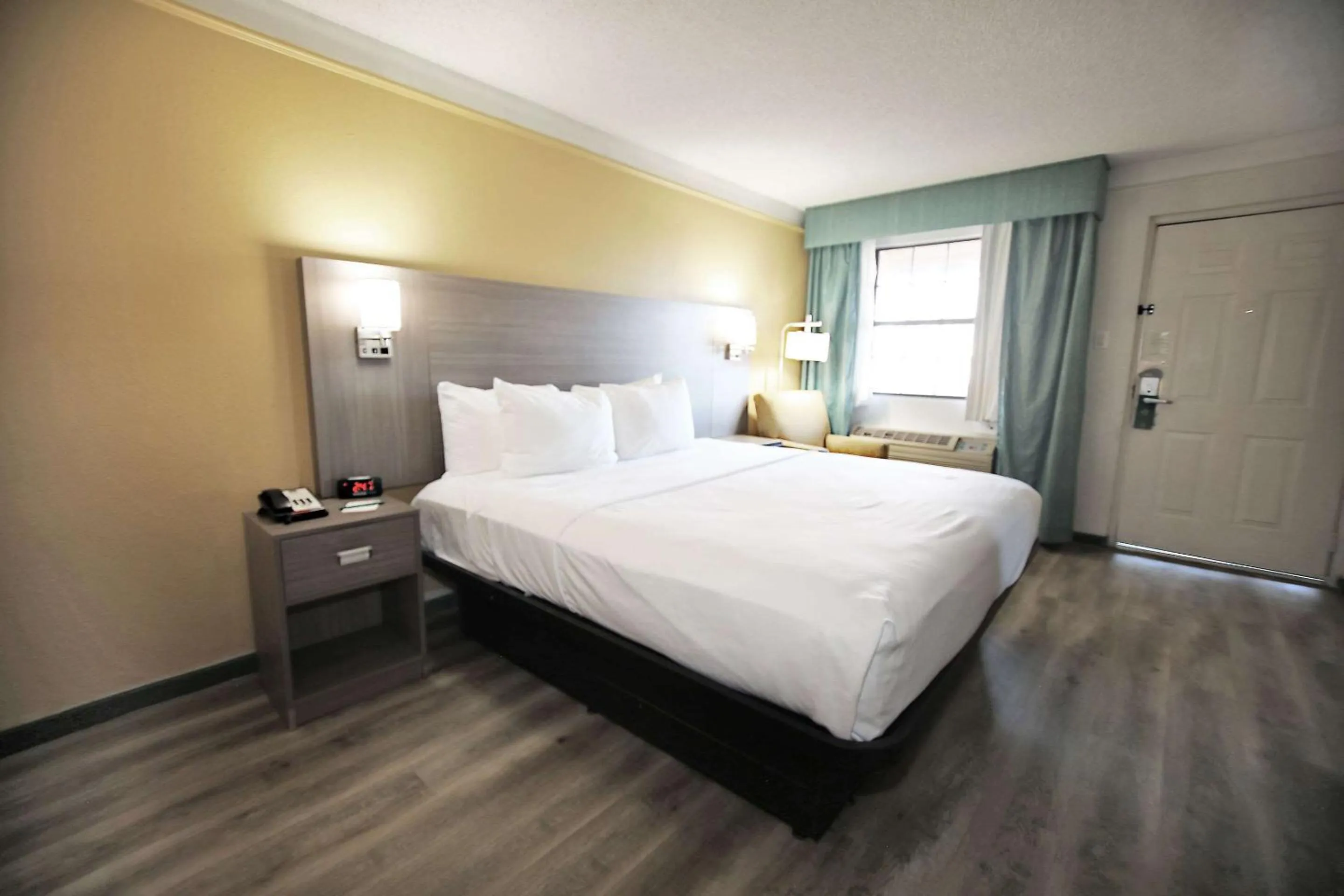 Bedroom, Bed in Quality Inn Aurora Denver