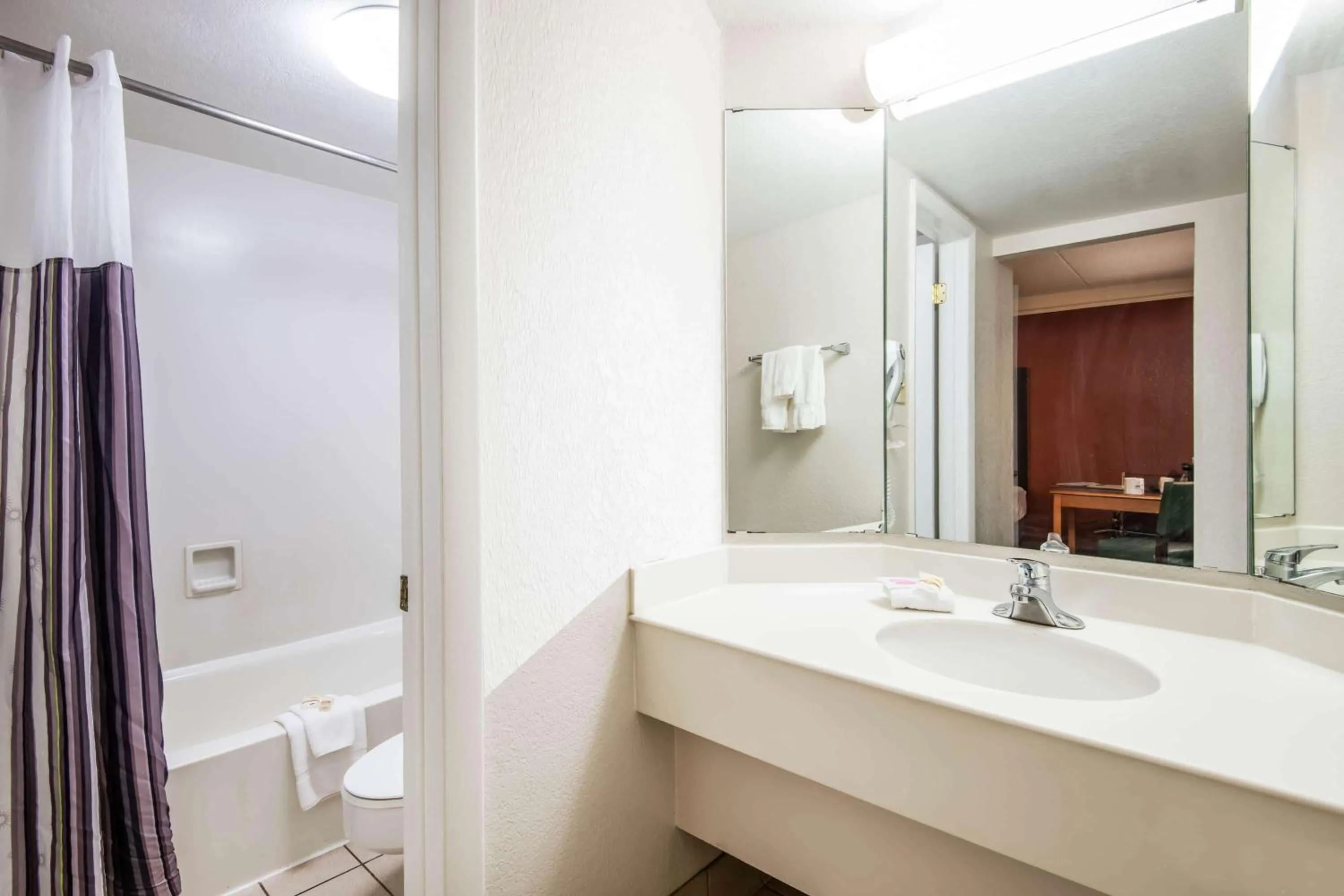 Bathroom in La Quinta Inn by Wyndham Colorado Springs Garden of the Gods