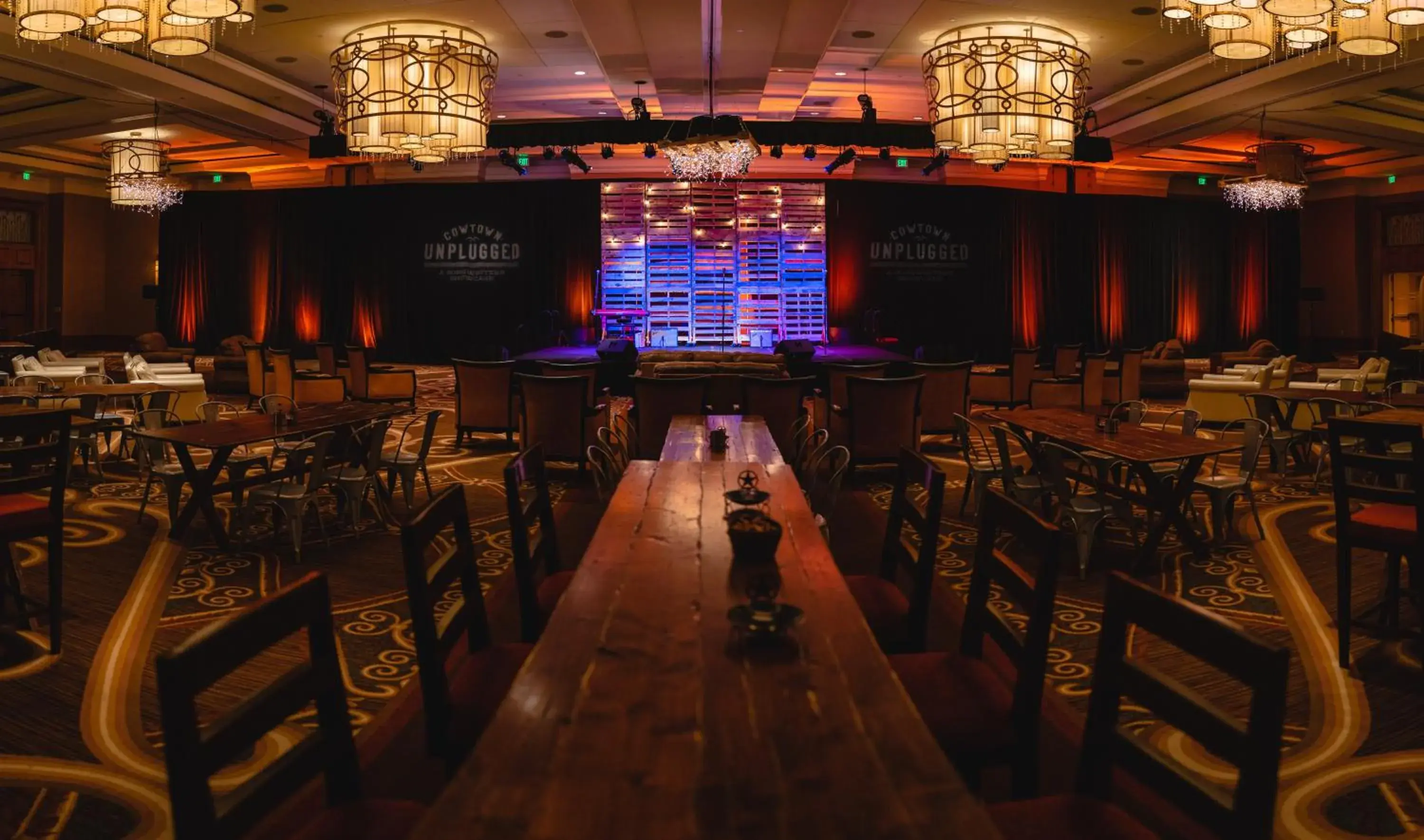 Lounge or bar in Omni Fort Worth Hotel Lounge or bar in Omni Fort Worth Hotel