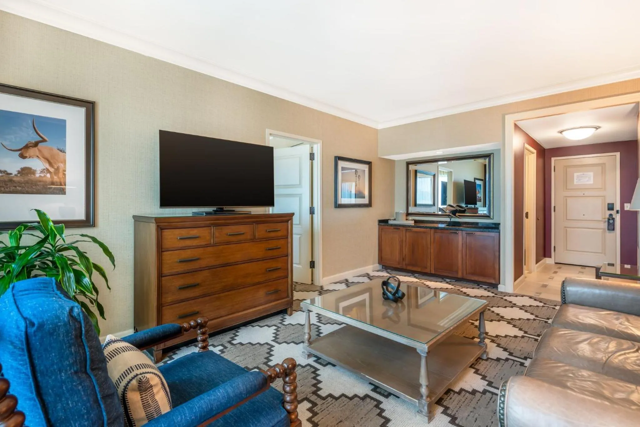Bedroom in Omni Fort Worth Hotel