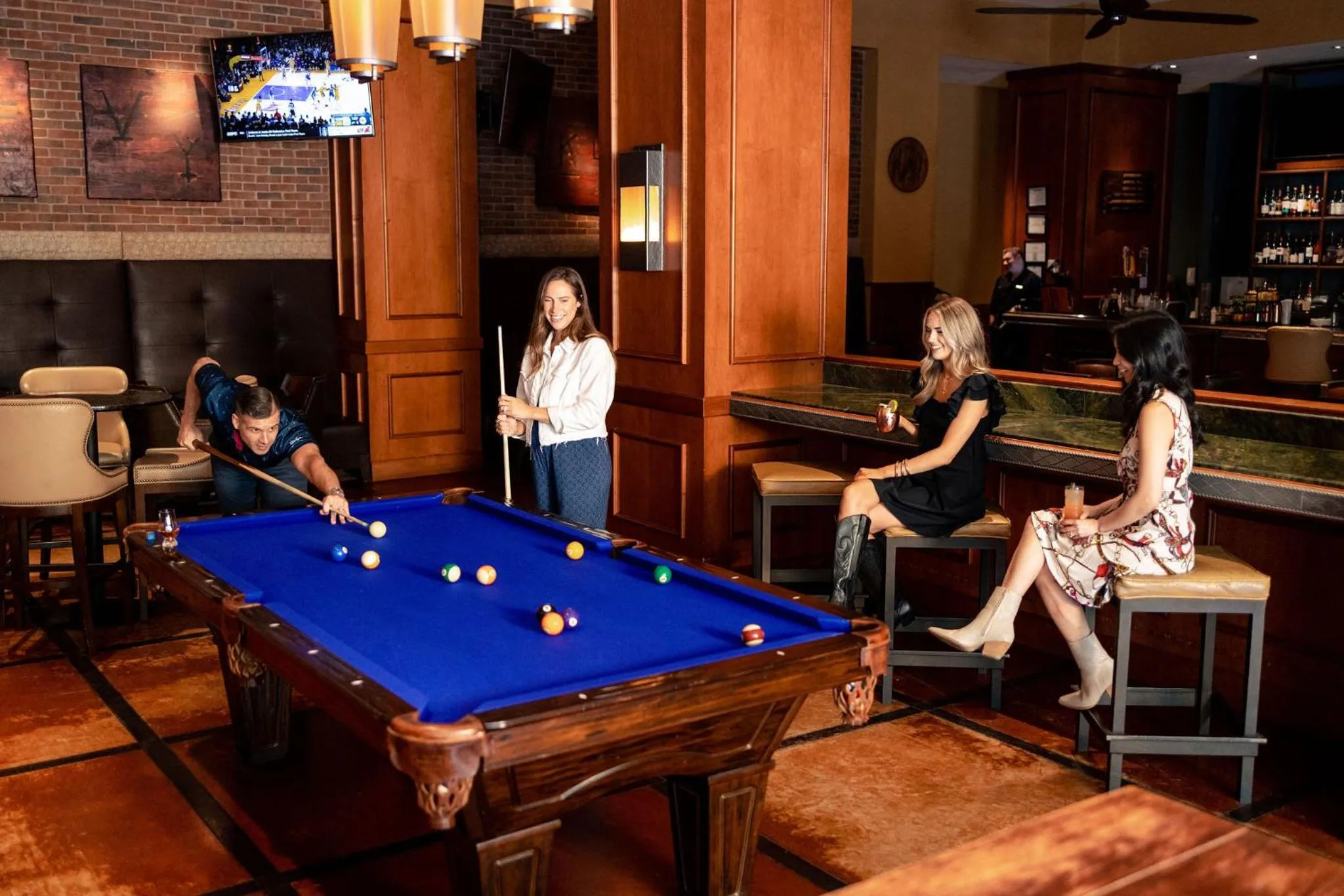 Lounge or bar in Omni Fort Worth Hotel