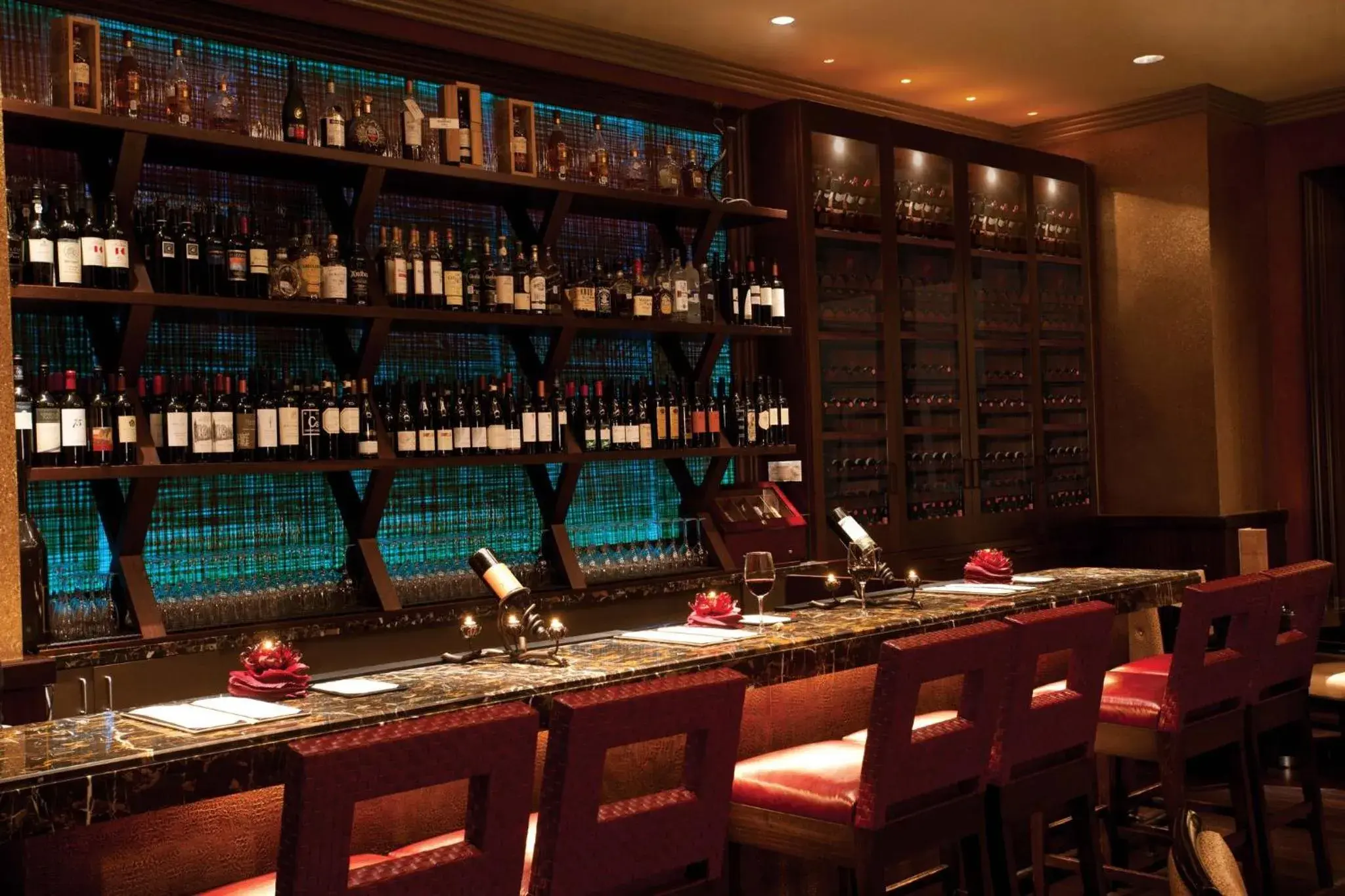 Lounge or bar in Omni Fort Worth Hotel Lounge or bar in Omni Fort Worth Hotel