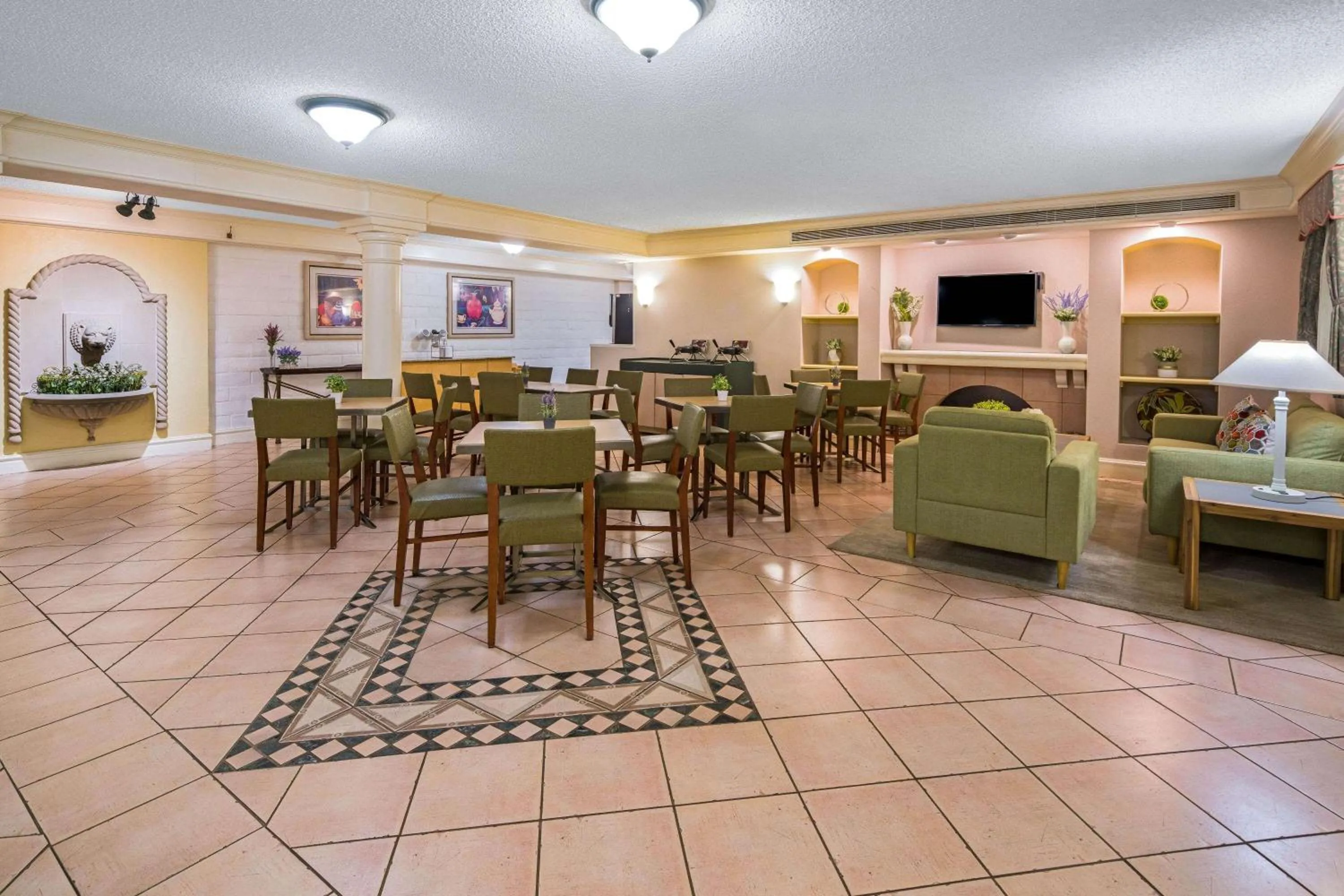 Lobby or reception in La Quinta Inn by Wyndham San Diego Vista