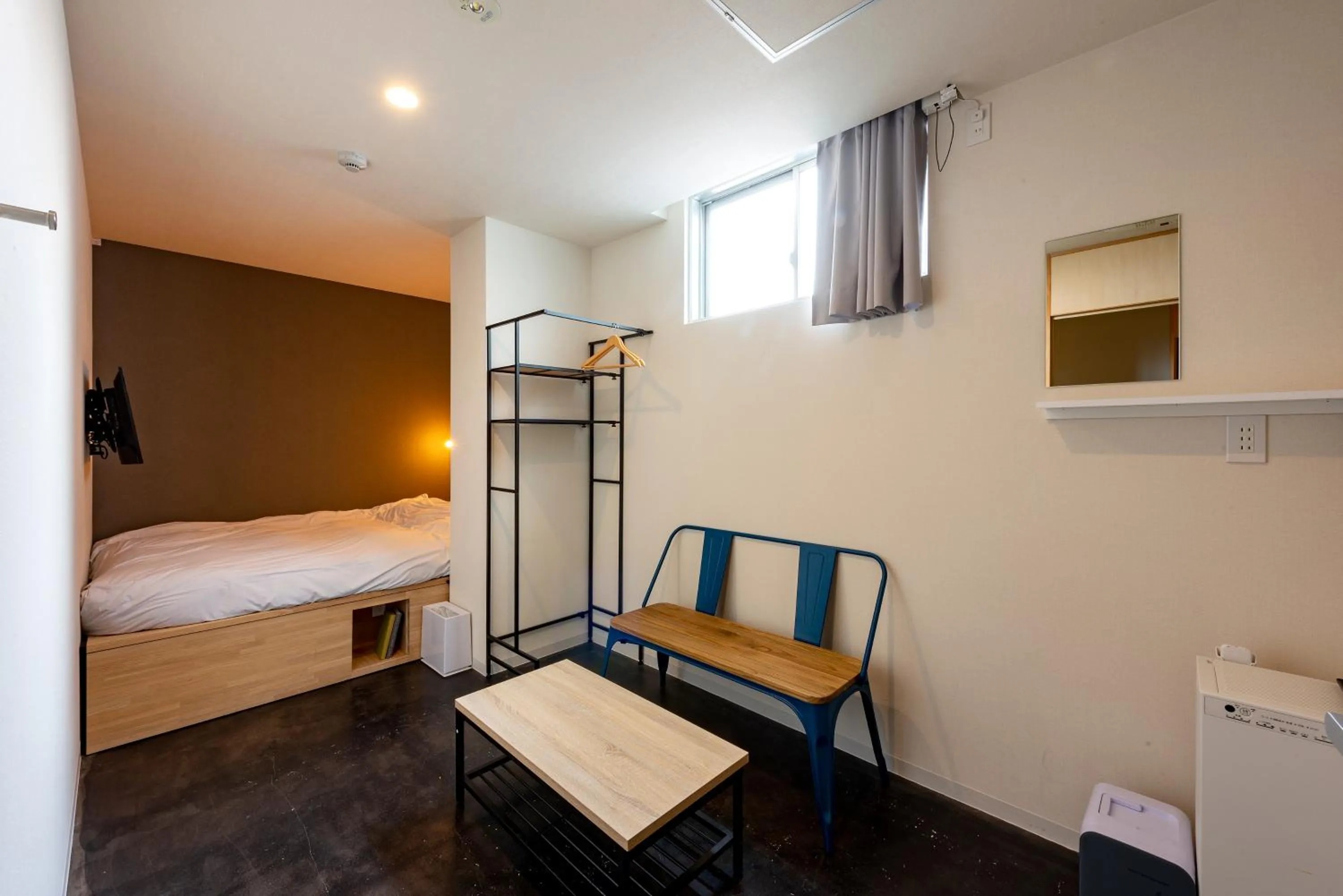 Photo of the whole room, Bed in plat hostel keikyu minowa forest
