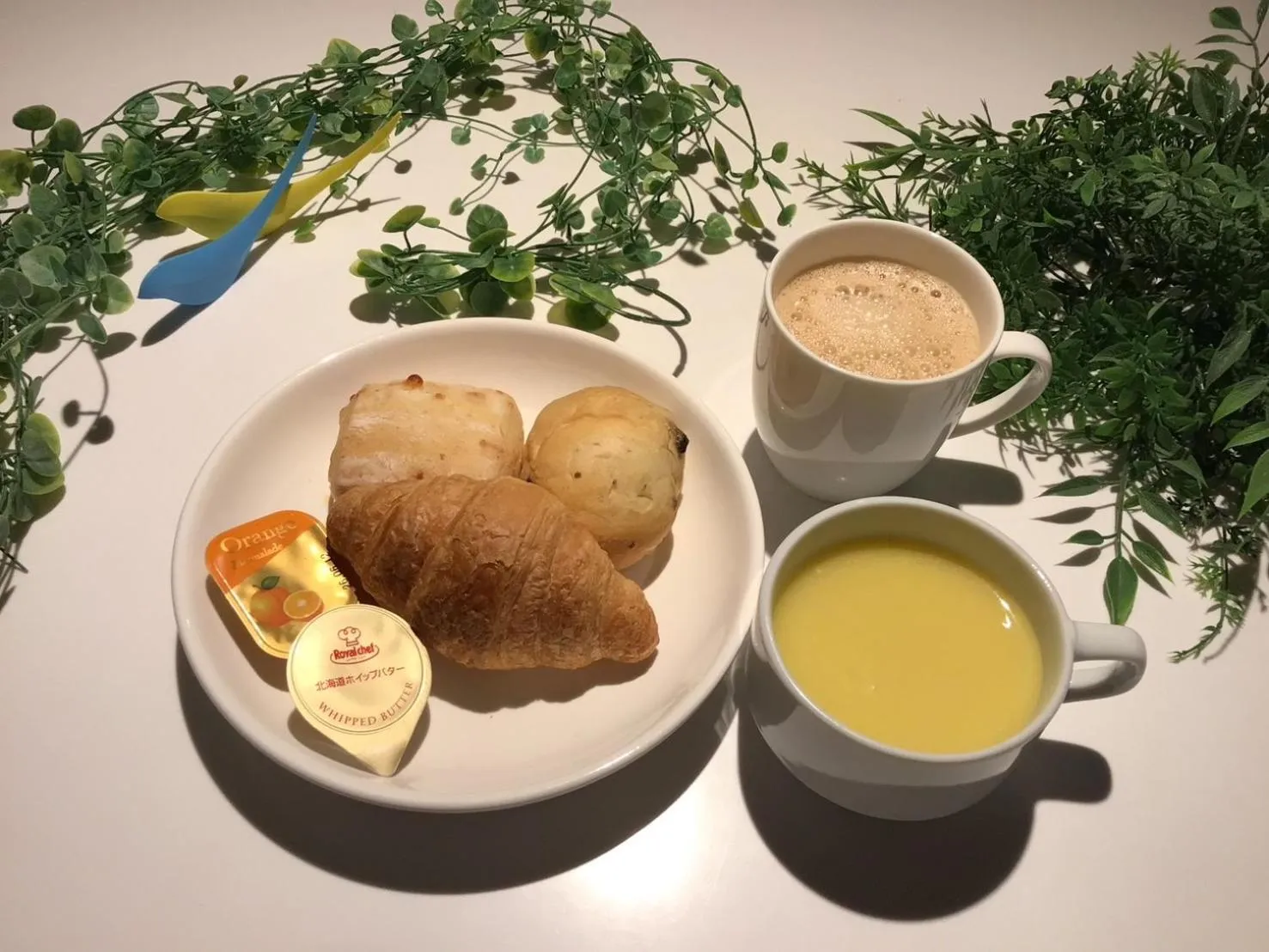 Breakfast in plat hostel keikyu minowa forest
