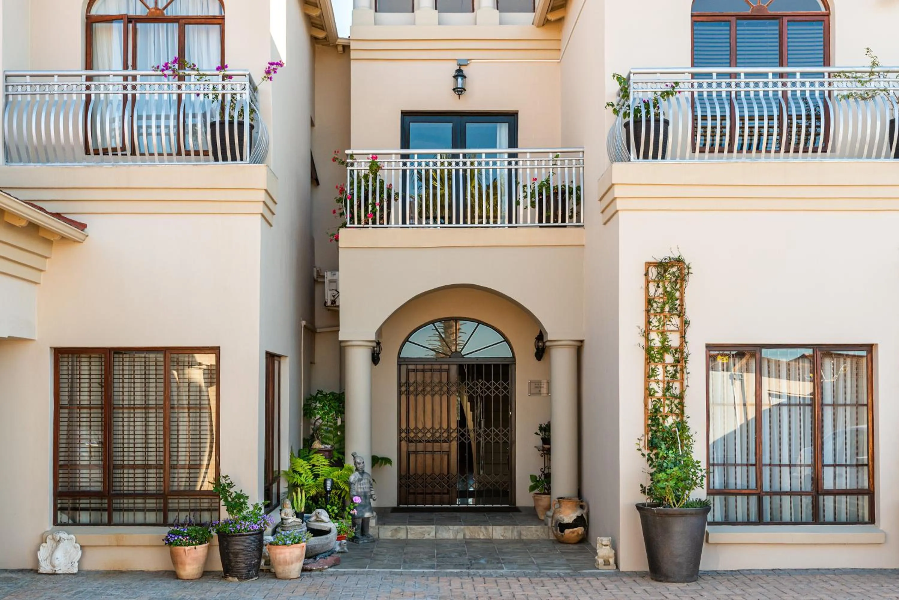 Facade/entrance in Amery House