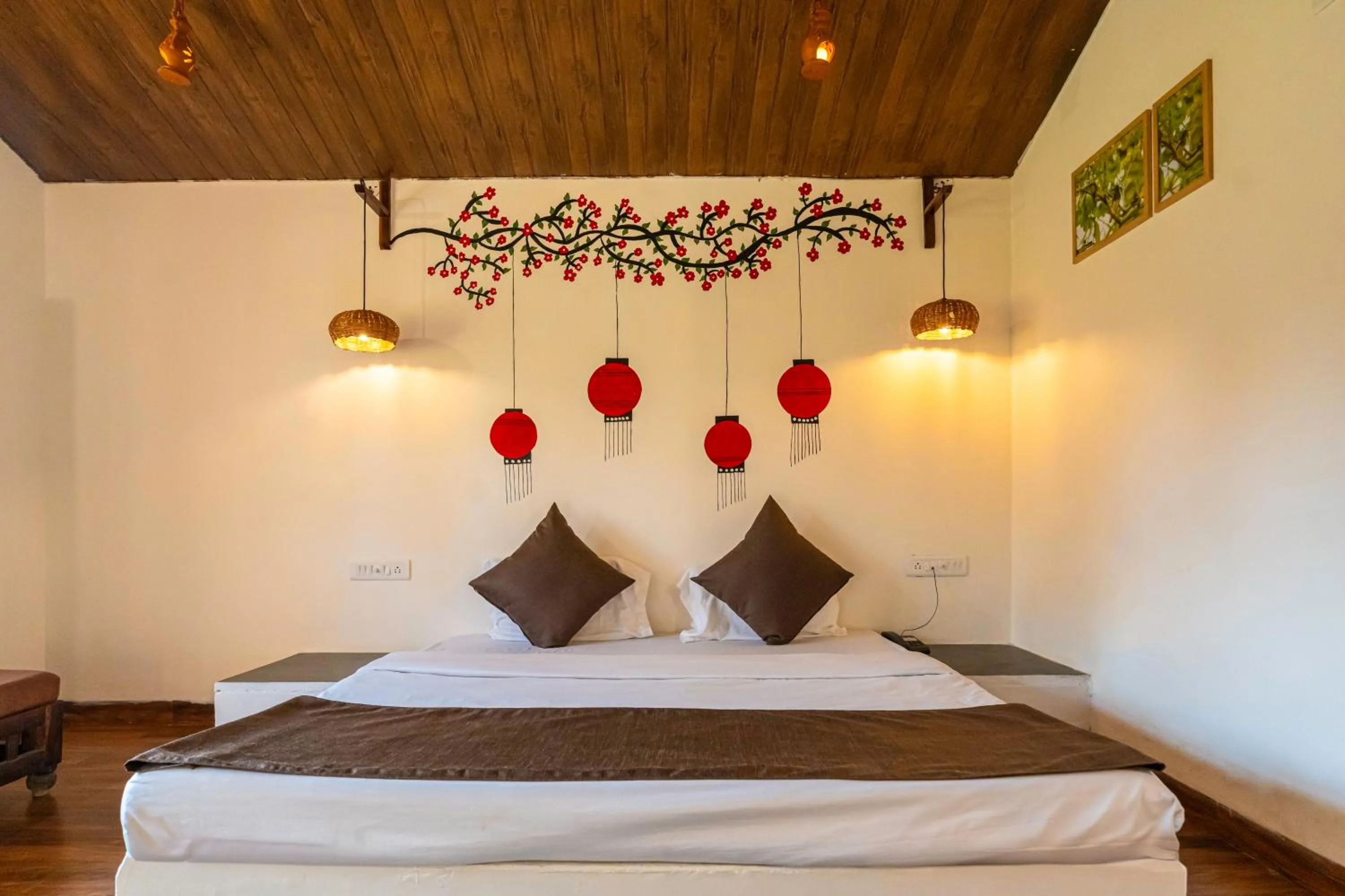 Bed in WOW STAYZ2 Pachmarhi Foothill Cottages
