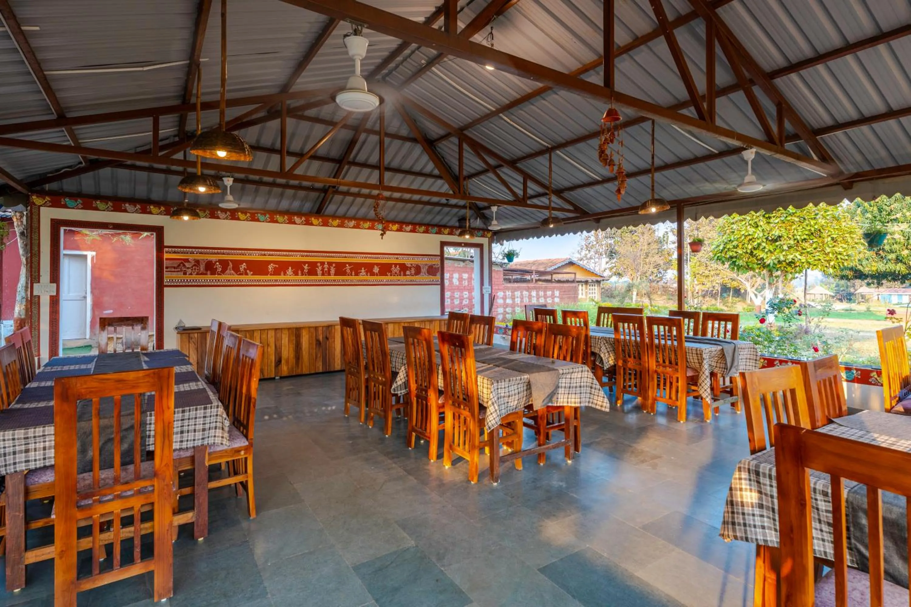 Restaurant/places to eat in WOW STAYZ2 Pachmarhi Foothill Cottages
