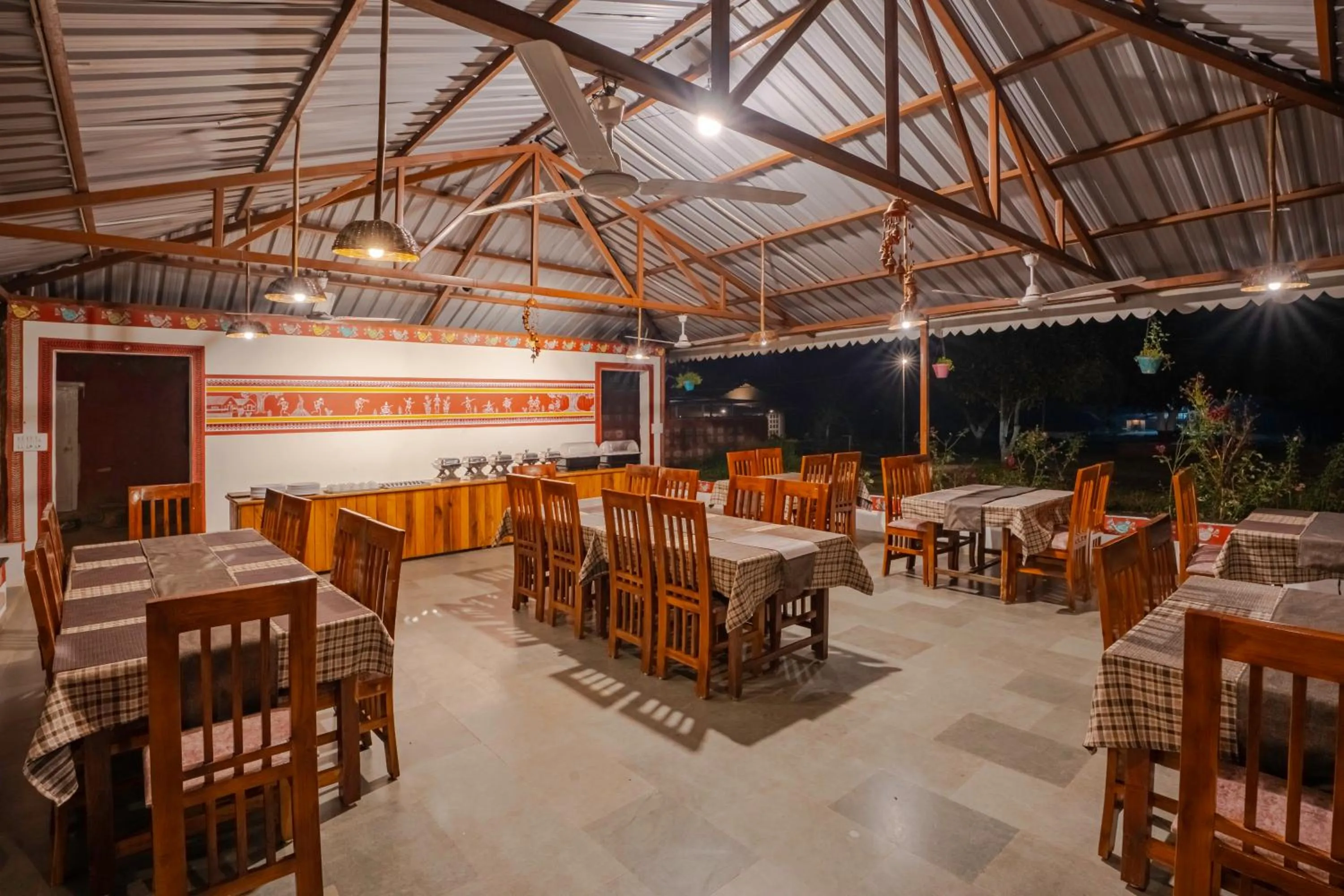 Restaurant/places to eat in WOW STAYZ2 Pachmarhi Foothill Cottages