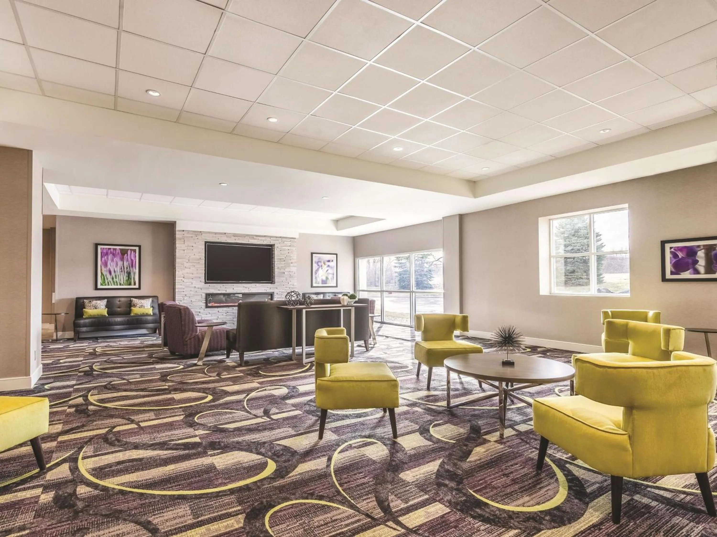 Lobby or reception in La Quinta by Wyndham Cincinnati Sharonville