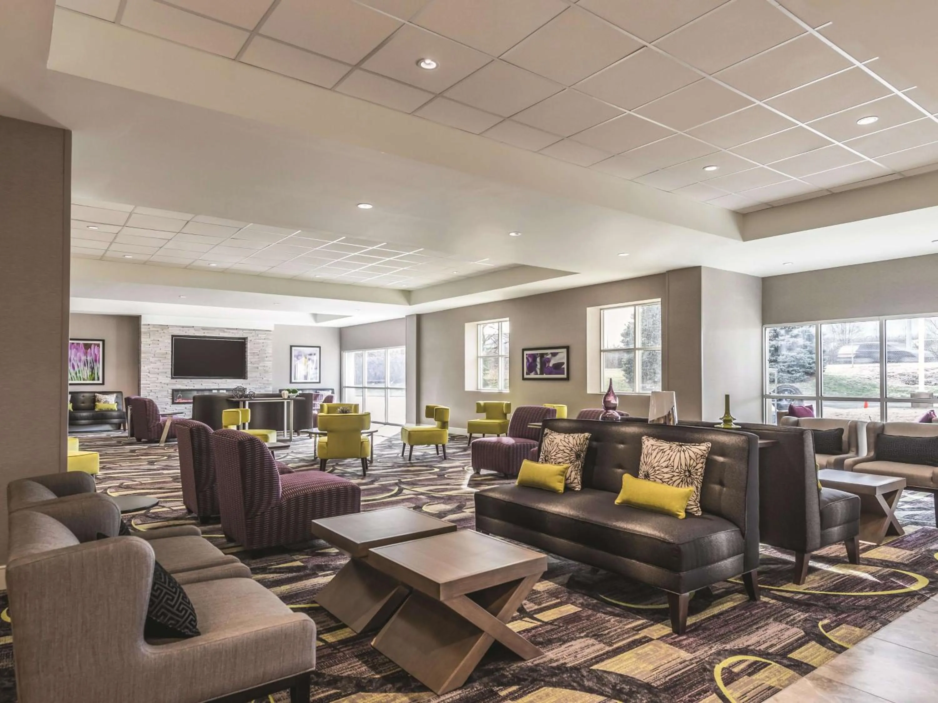 Lobby or reception in La Quinta by Wyndham Cincinnati Sharonville