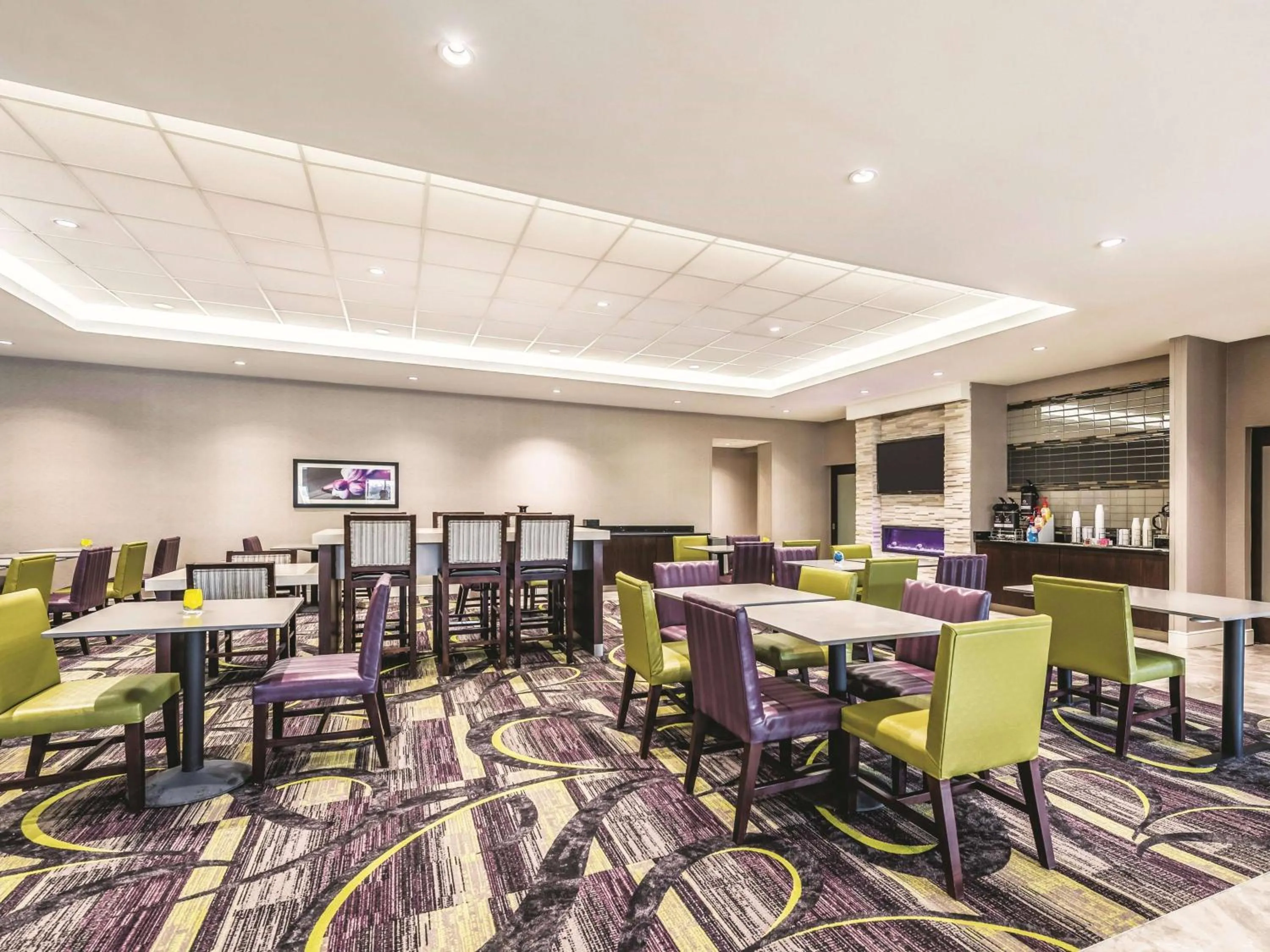 Restaurant/places to eat in La Quinta by Wyndham Cincinnati Sharonville