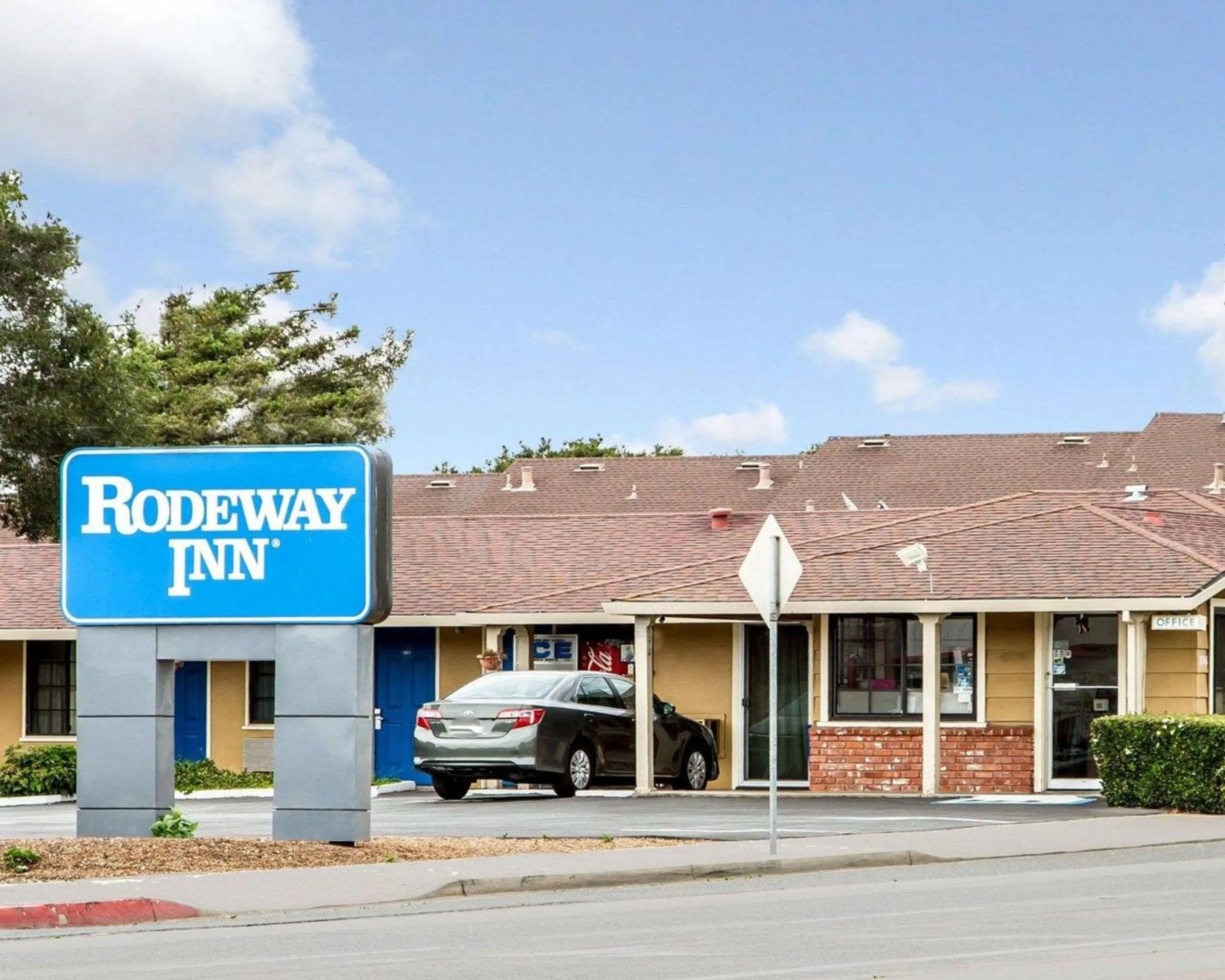 Property building in Rodeway Inn Monterey Near Fairgrounds