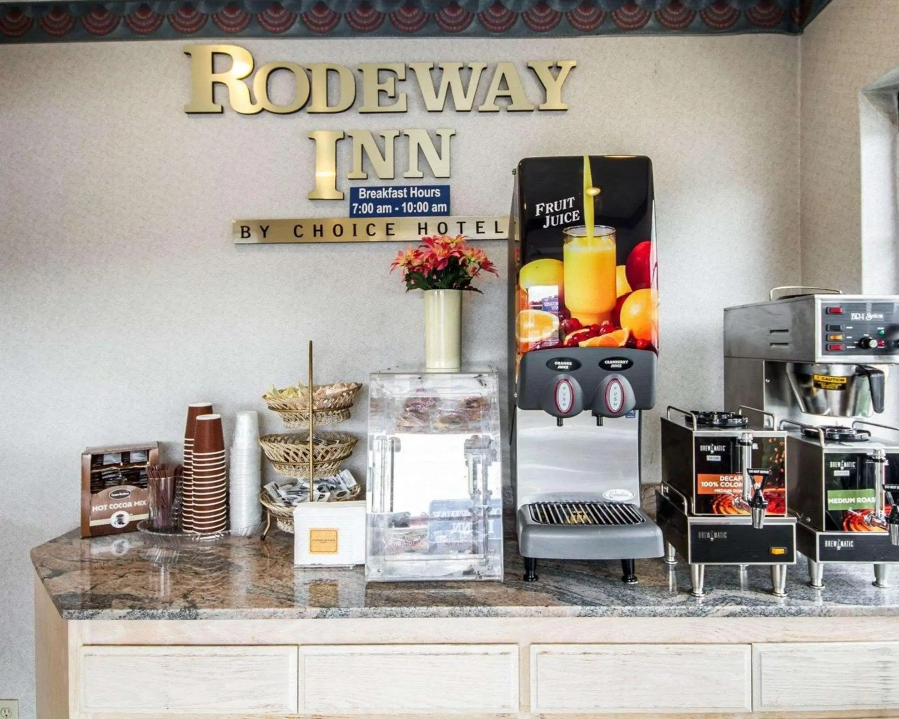 Restaurant/places to eat in Rodeway Inn Monterey Near Fairgrounds Restaurant/places to eat in Rodeway Inn Monterey Near Fairgrounds