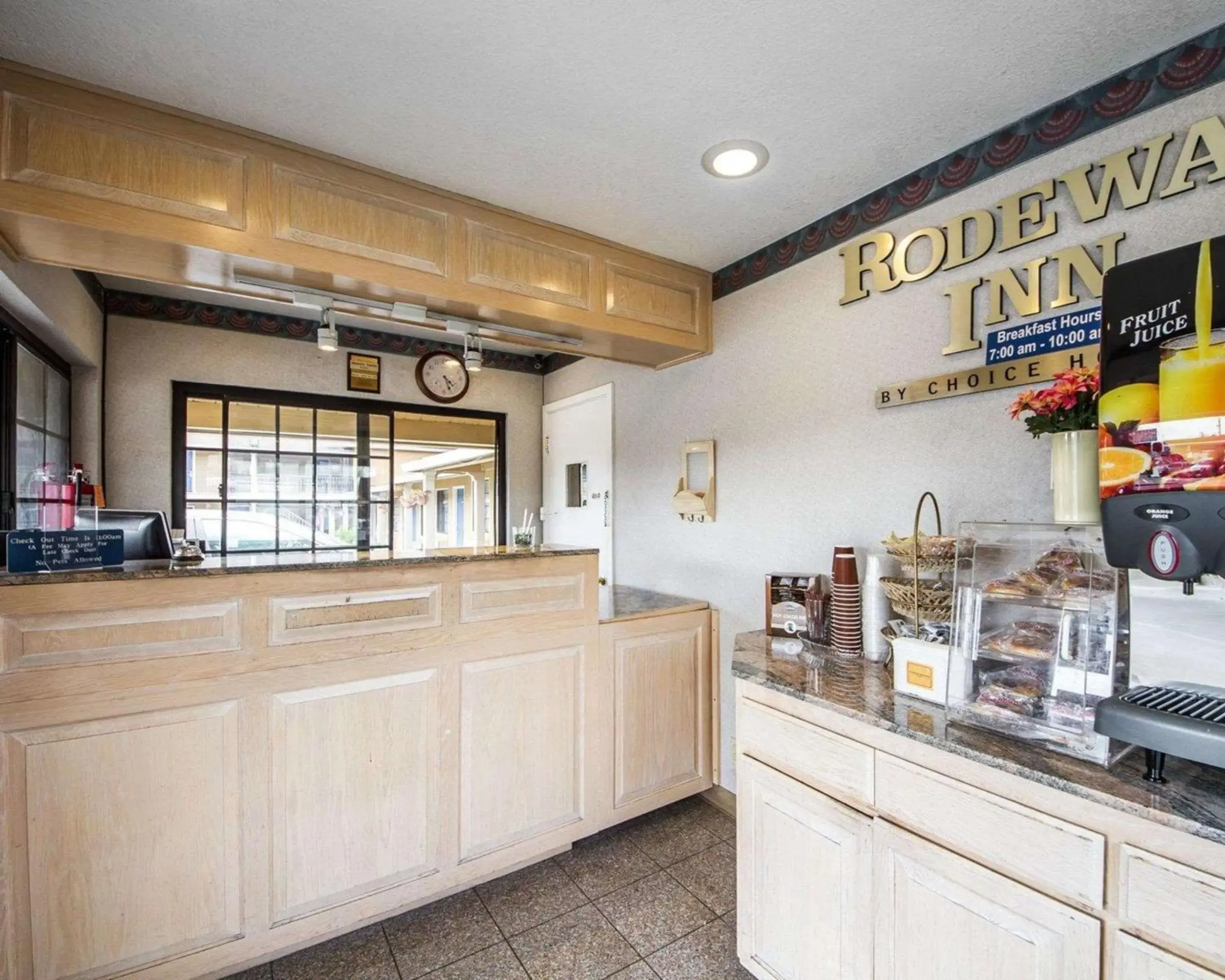 Lobby or reception in Rodeway Inn Monterey Near Fairgrounds Lobby or reception in Rodeway Inn Monterey Near Fairgrounds