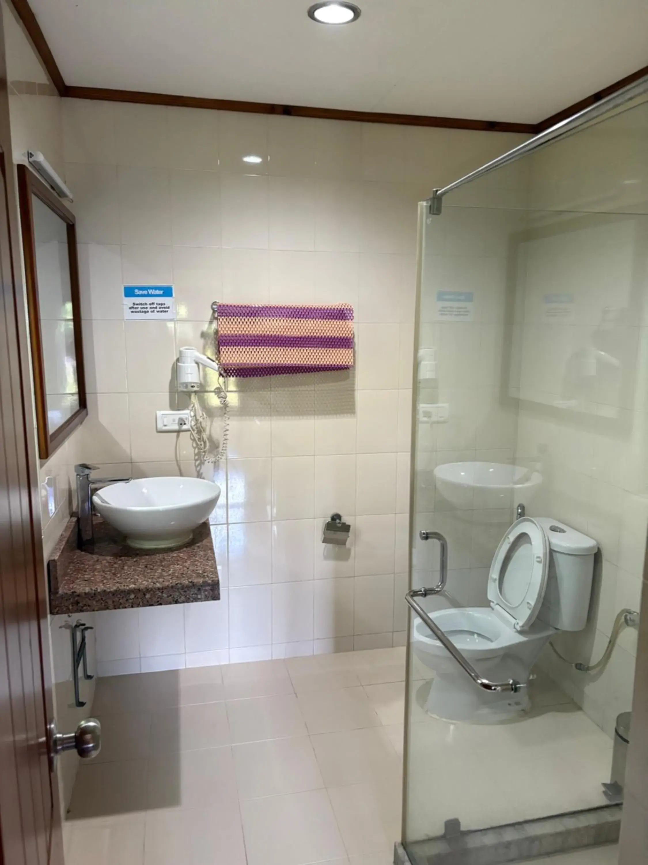 Budget Twin Room in Kisa Villa Budget Twin Room in Kisa Villa