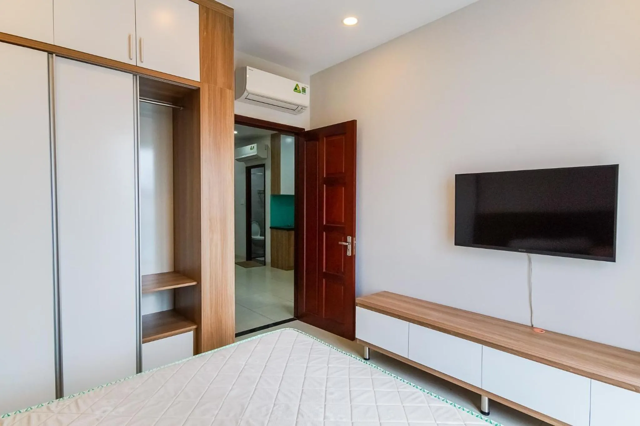 TV and multimedia, Bed in GEM Apartment