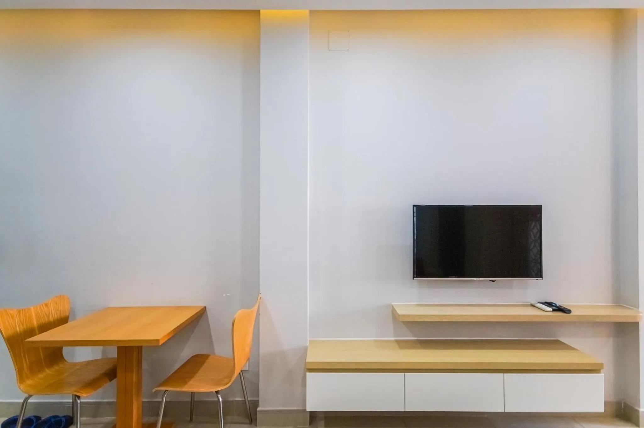 Communal lounge/ TV room in GEM Apartment