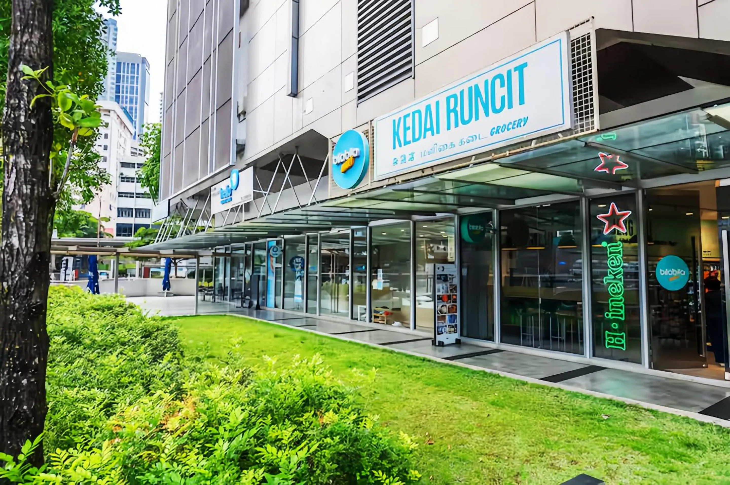 On-site shops in The Robertson Bukit Bintang
