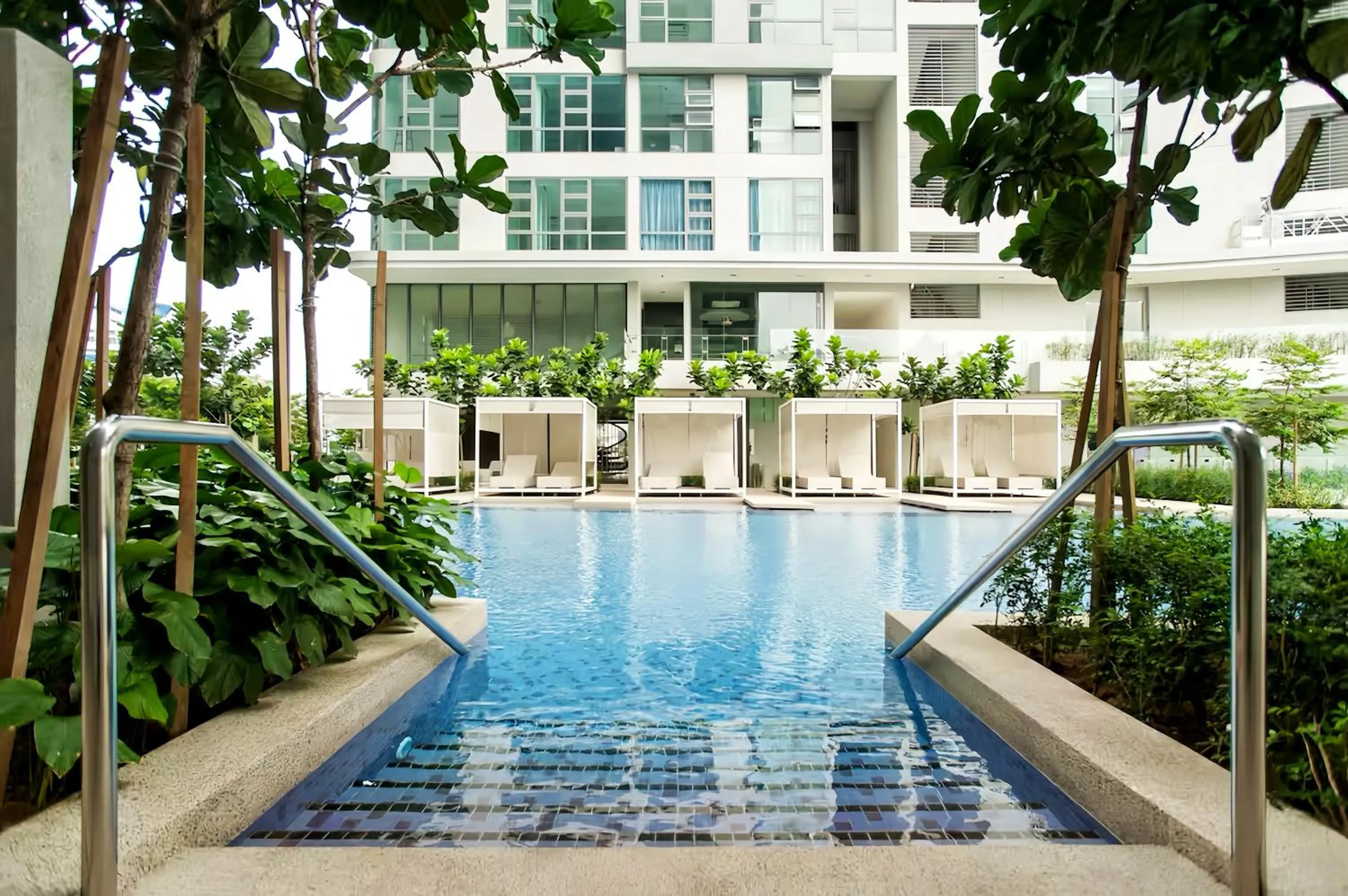 Swimming pool in The Robertson Bukit Bintang