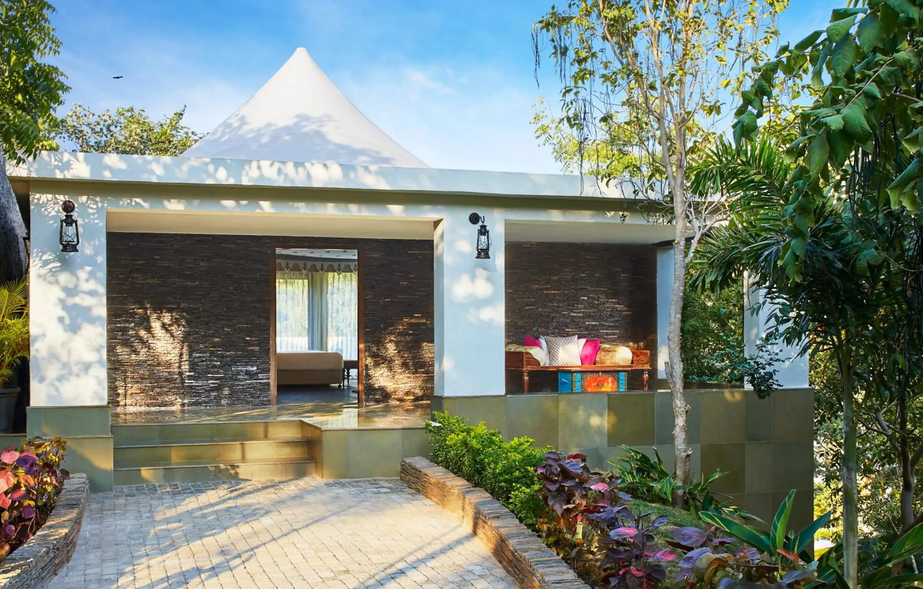 Garden view in Taj Aravali Resort & Spa Udaipur Garden view in Taj Aravali Resort & Spa Udaipur