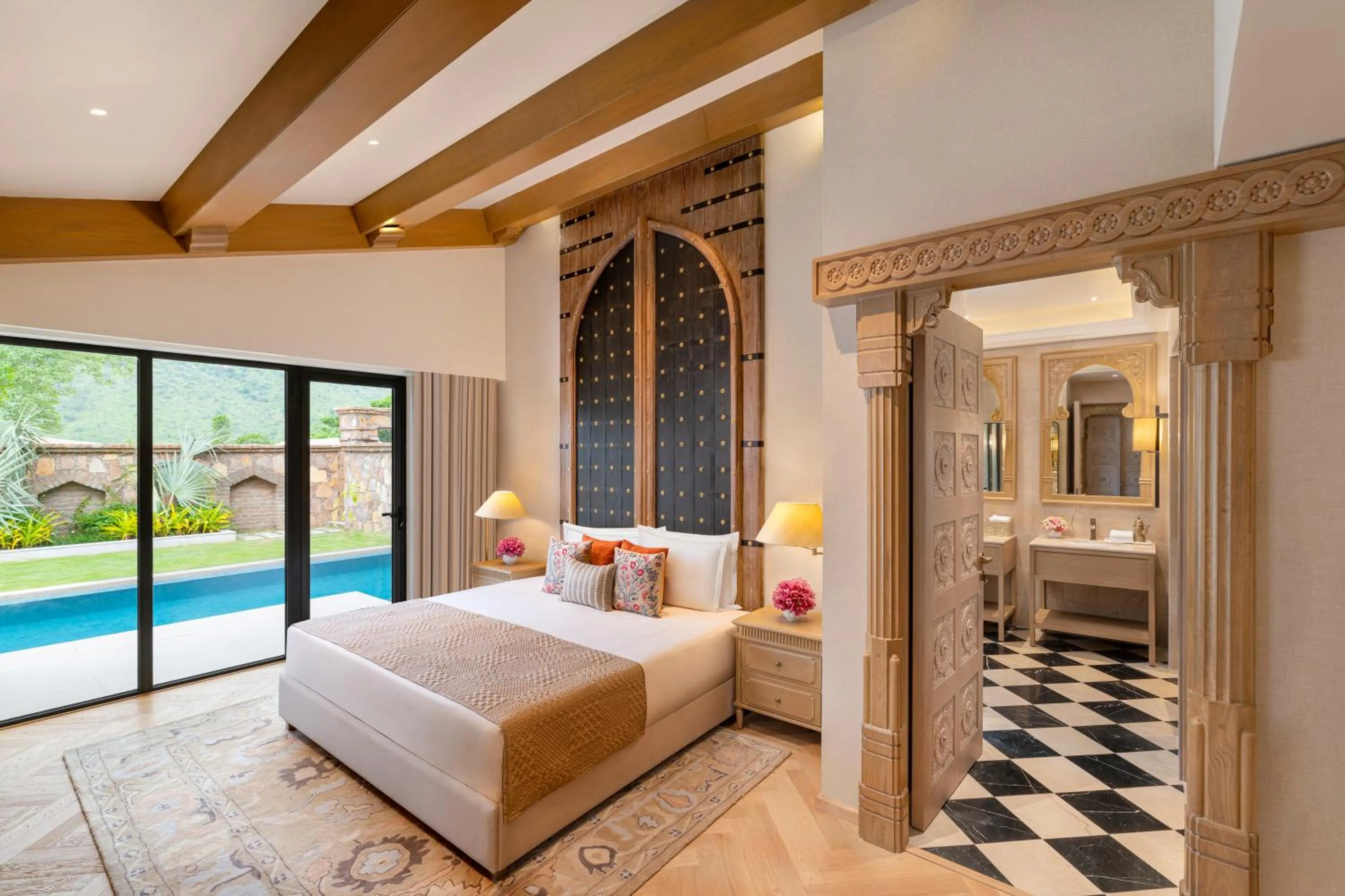 Bed in Taj Aravali Resort & Spa Udaipur