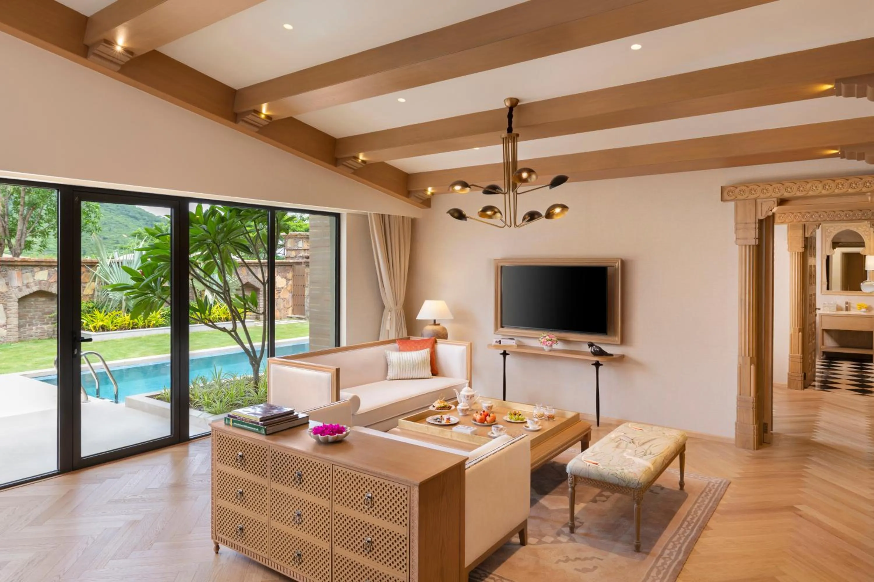 Living room in Taj Aravali Resort & Spa Udaipur