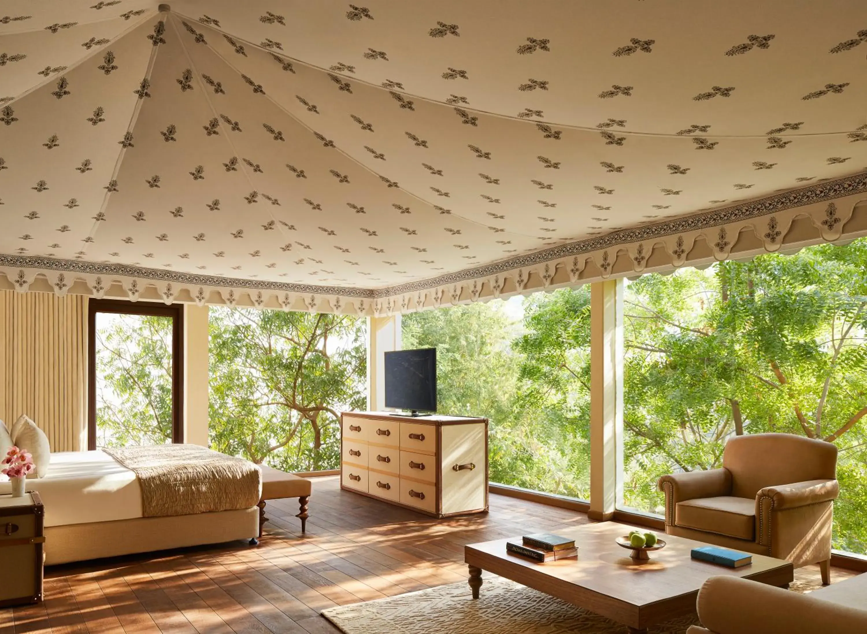 Garden view in Taj Aravali Resort & Spa Udaipur Garden view in Taj Aravali Resort & Spa Udaipur