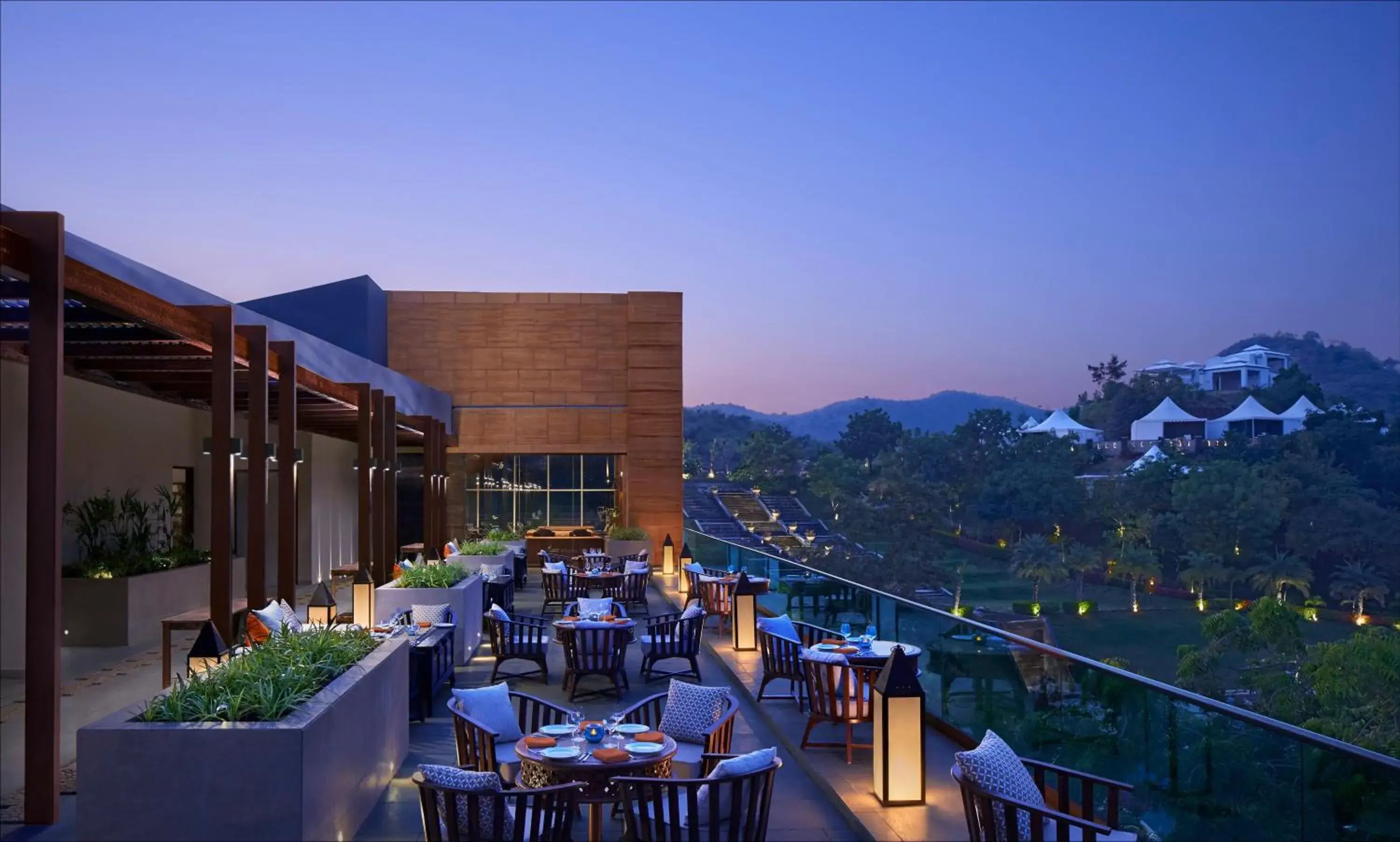 Restaurant/places to eat in Taj Aravali Resort & Spa Udaipur Restaurant/places to eat in Taj Aravali Resort & Spa Udaipur