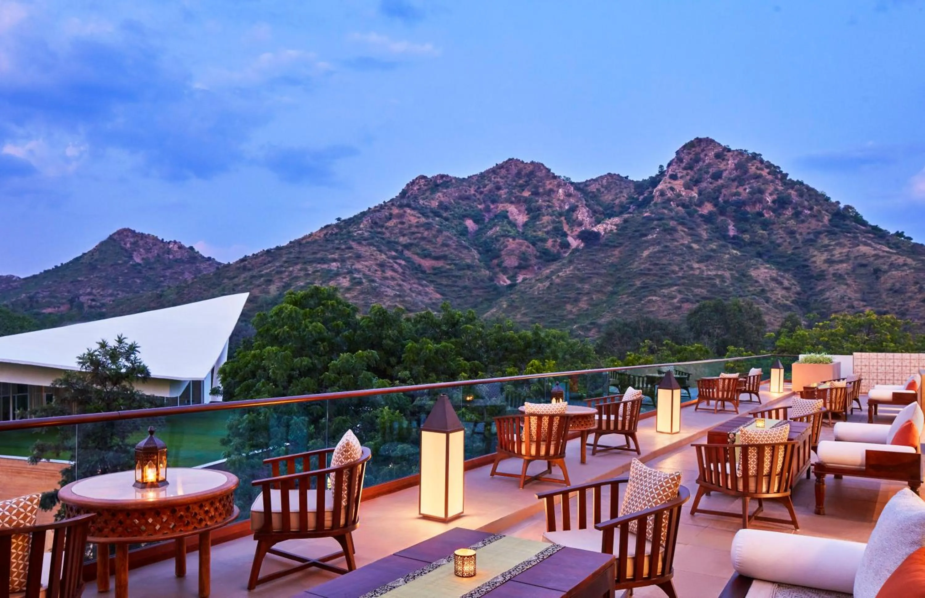 Restaurant/places to eat in Taj Aravali Resort & Spa Udaipur