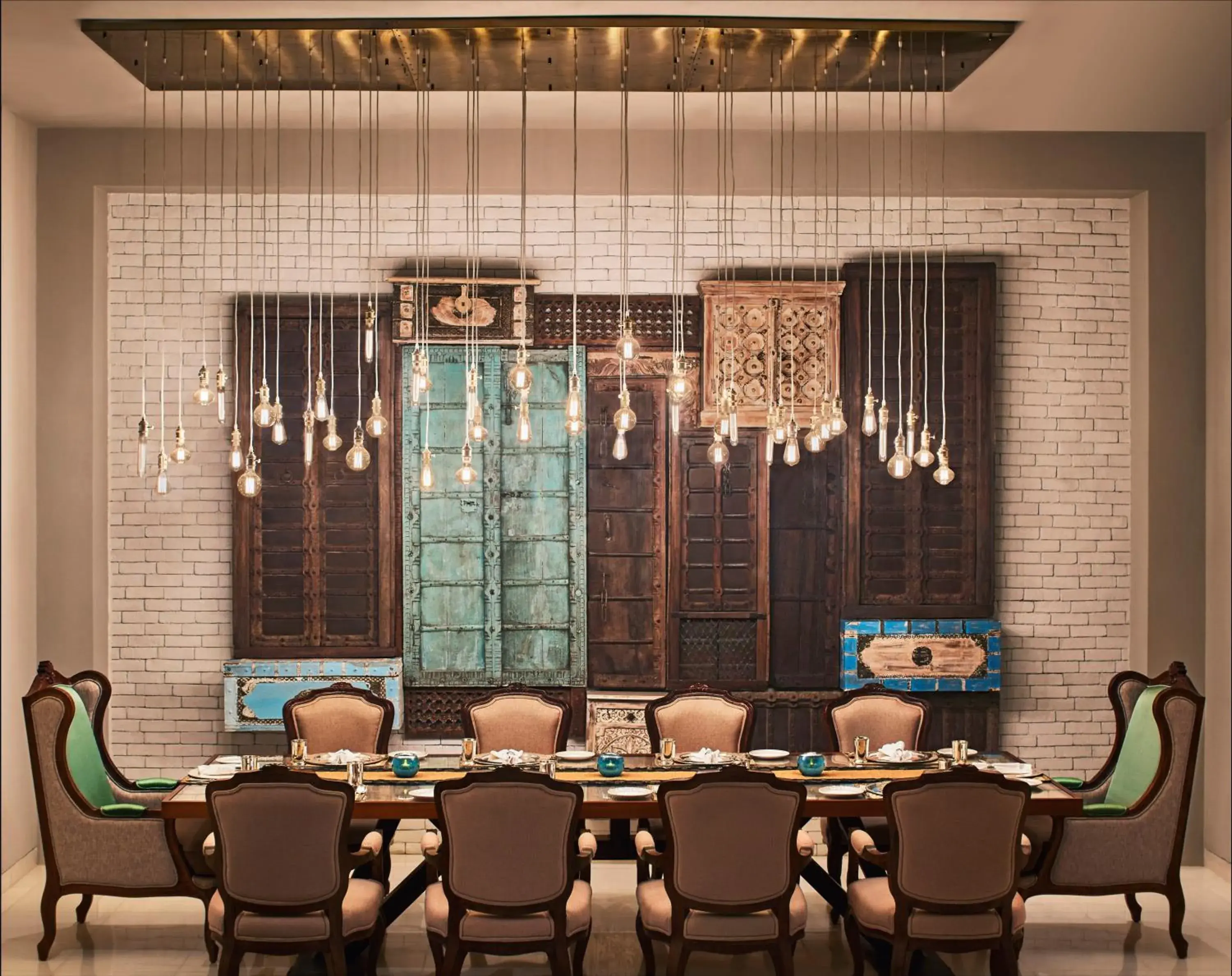 Restaurant/places to eat in Taj Aravali Resort & Spa Udaipur Restaurant/places to eat in Taj Aravali Resort & Spa Udaipur