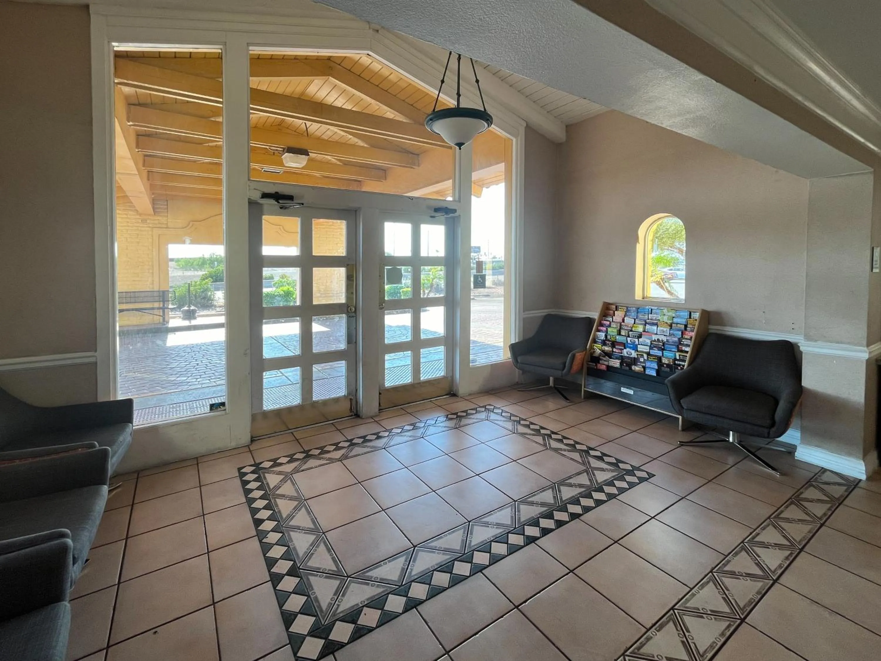 Lobby or reception in Motel 6 Phoenix, AZ Midtown