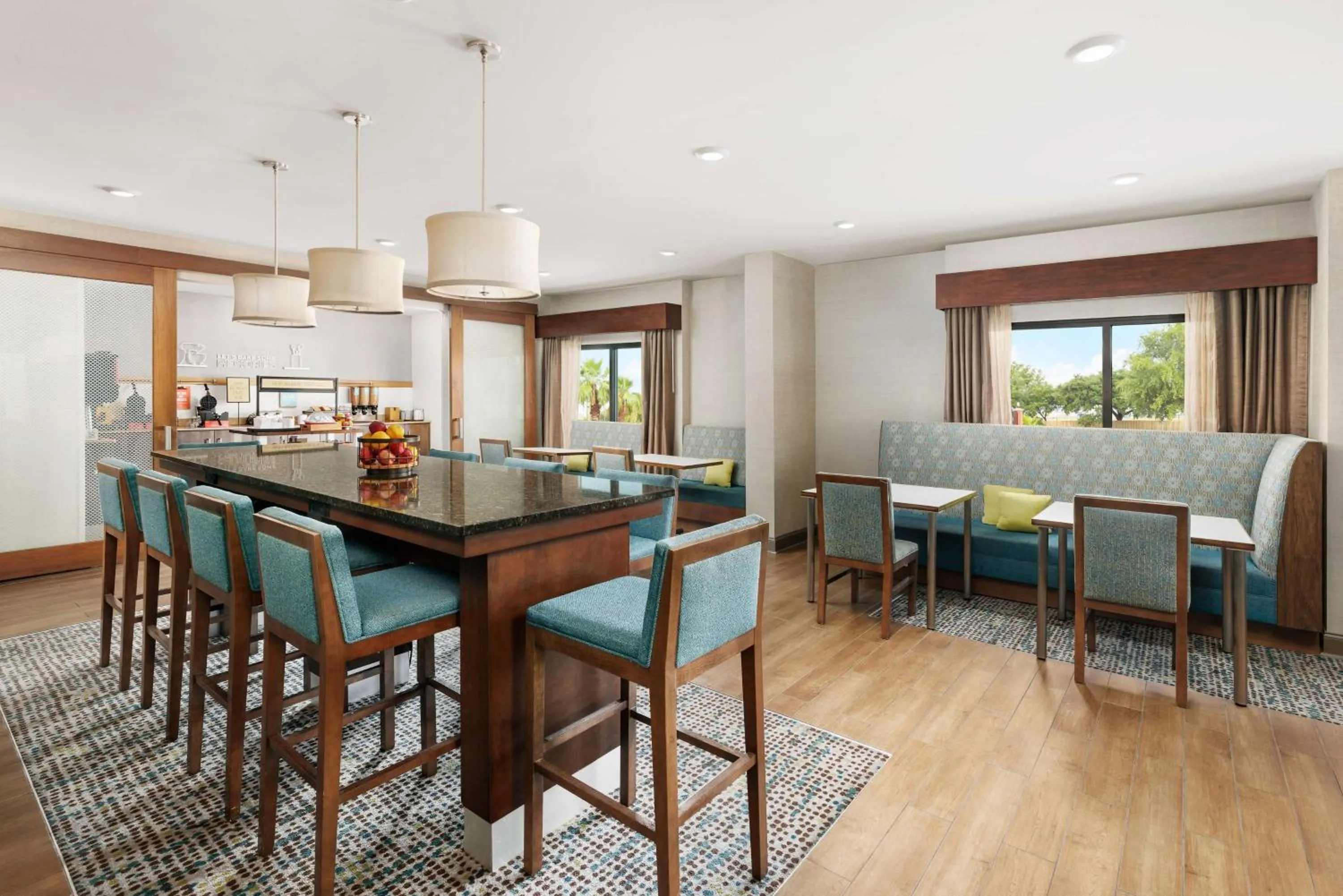 Breakfast in Hampton Inn Houston Hobby Airport