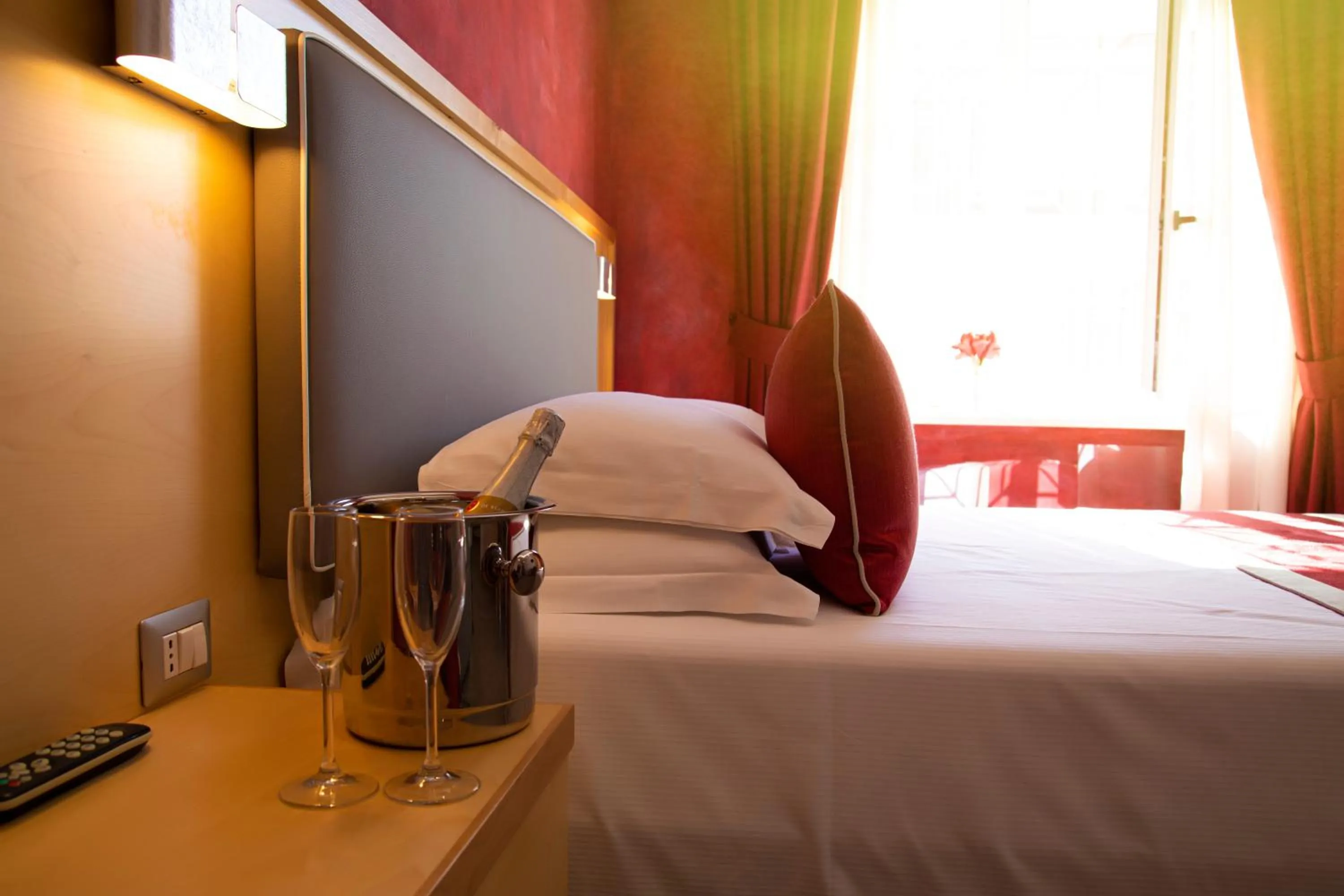 Alcoholic drinks, Bed in B&B Lapillus