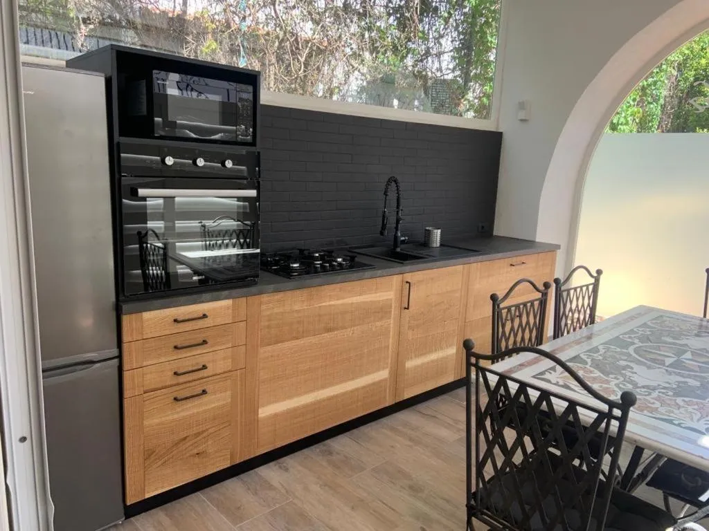 Kitchen or kitchenette in VILLA MATILDA luxury B&B