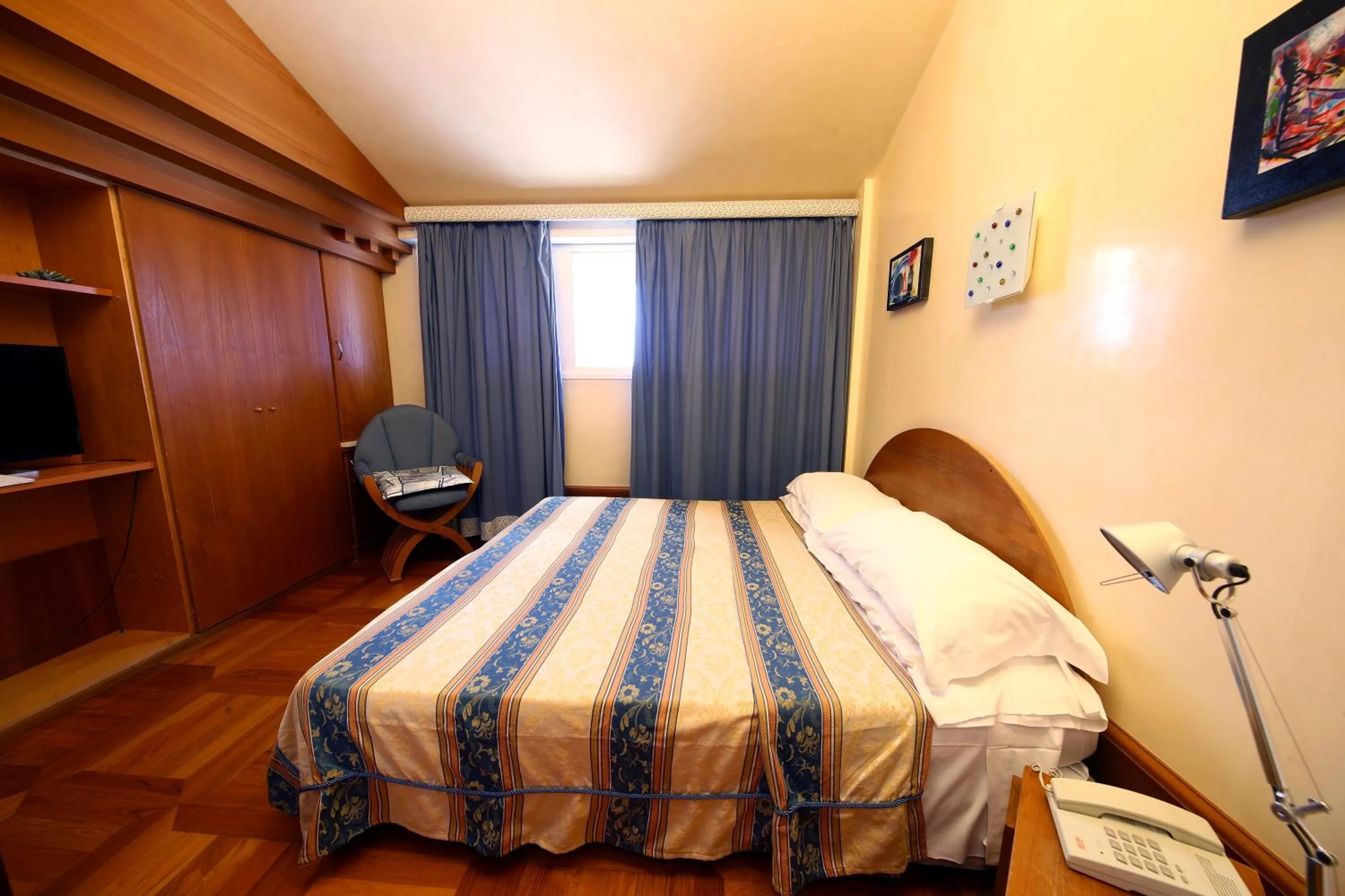 Bedroom, Bed in HR Hotel