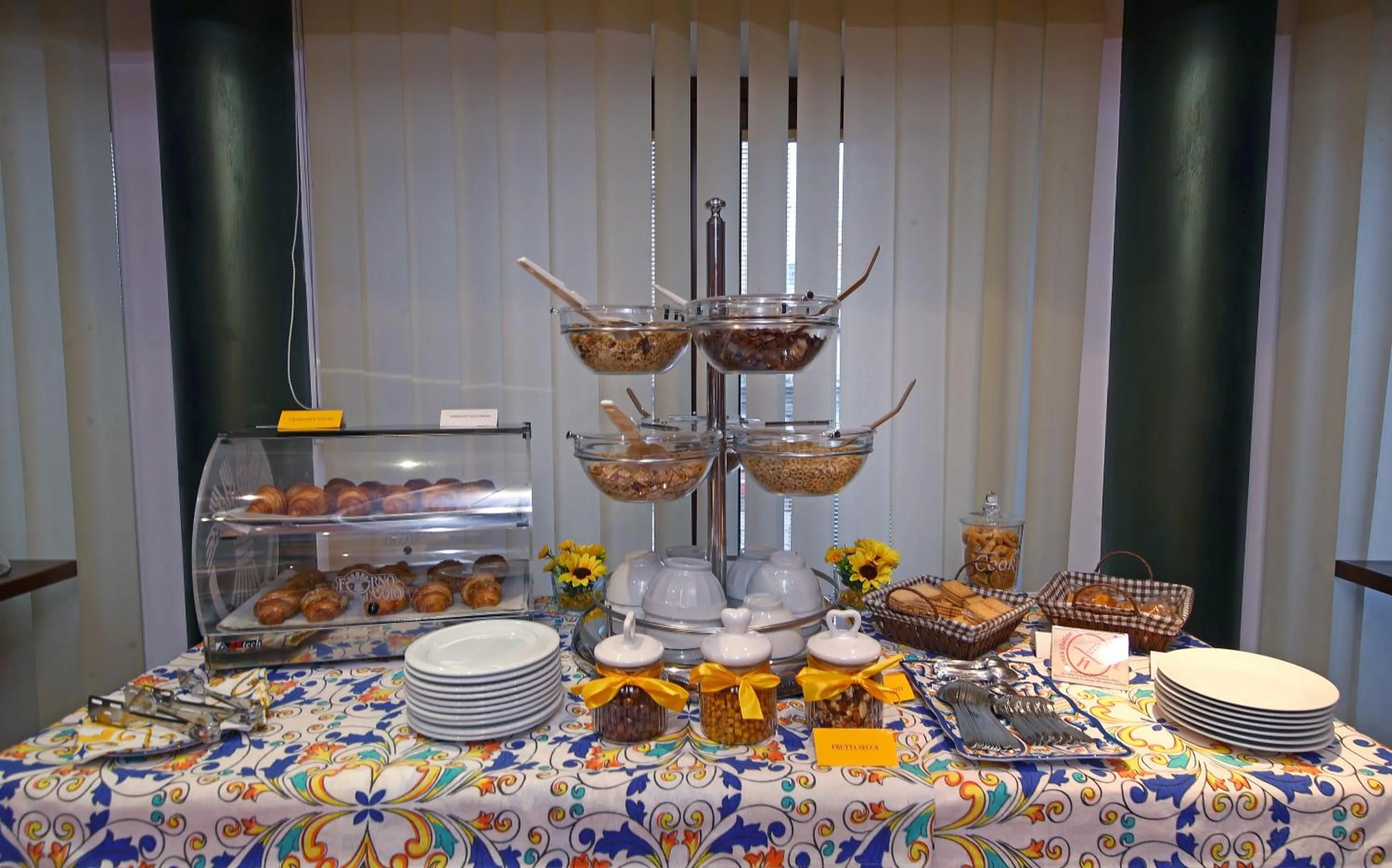 Breakfast in HR Hotel