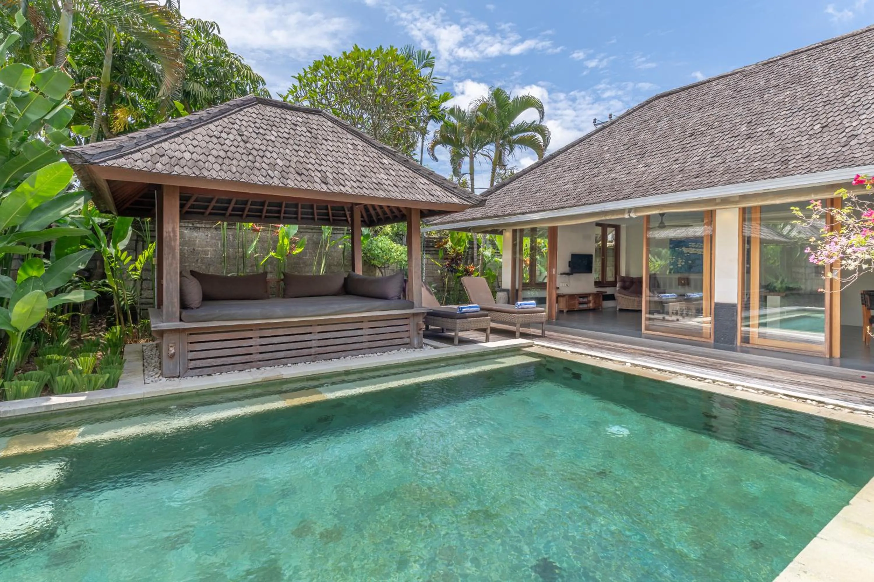 Swimming pool in Anyar Estate