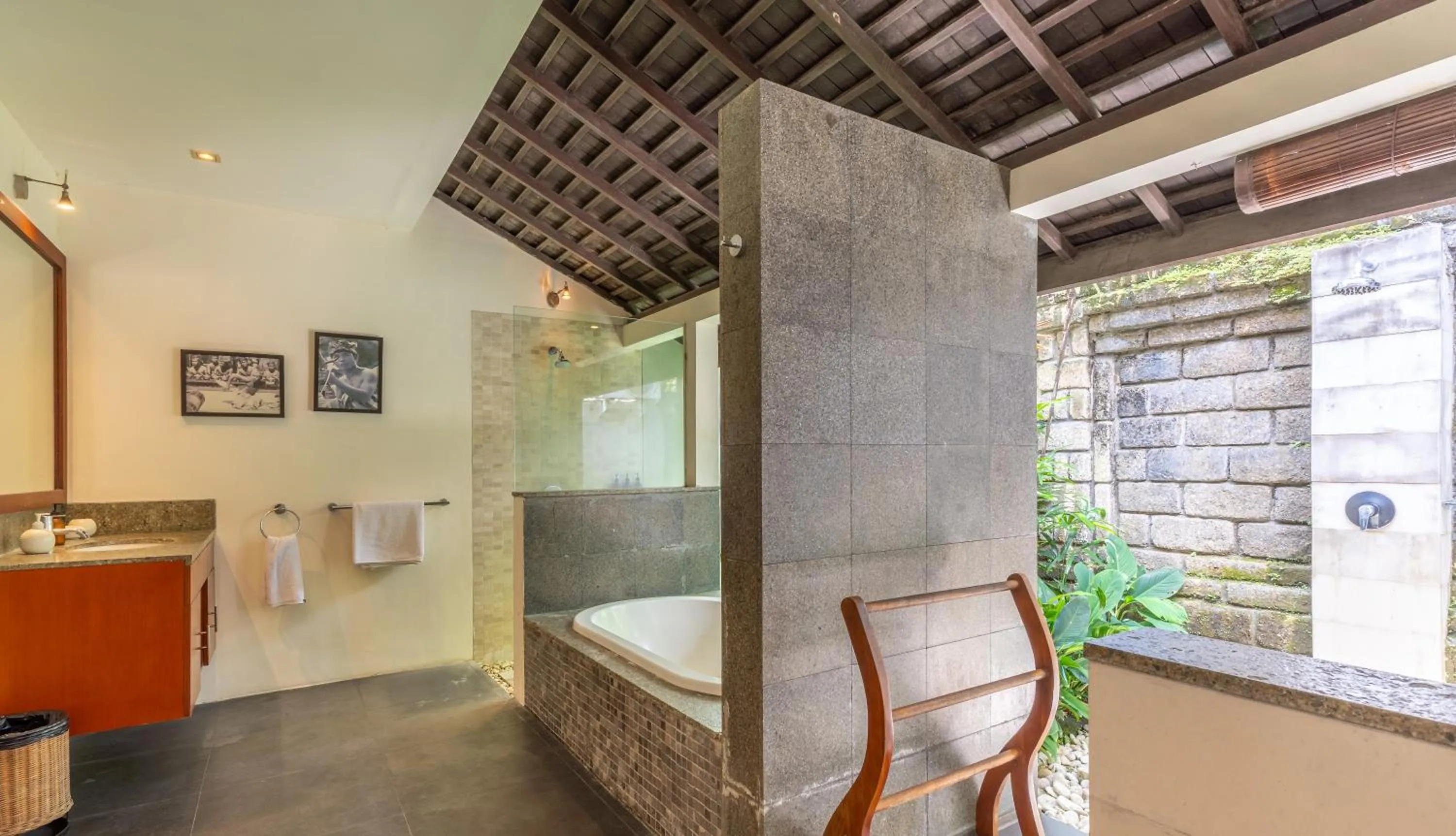 Bathroom in Anyar Estate