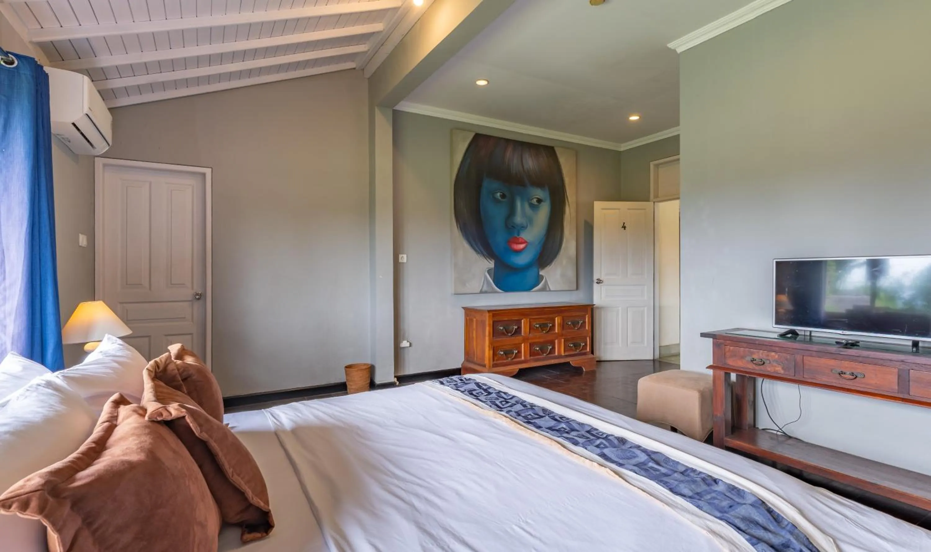 TV and multimedia, Bed in Anyar Estate