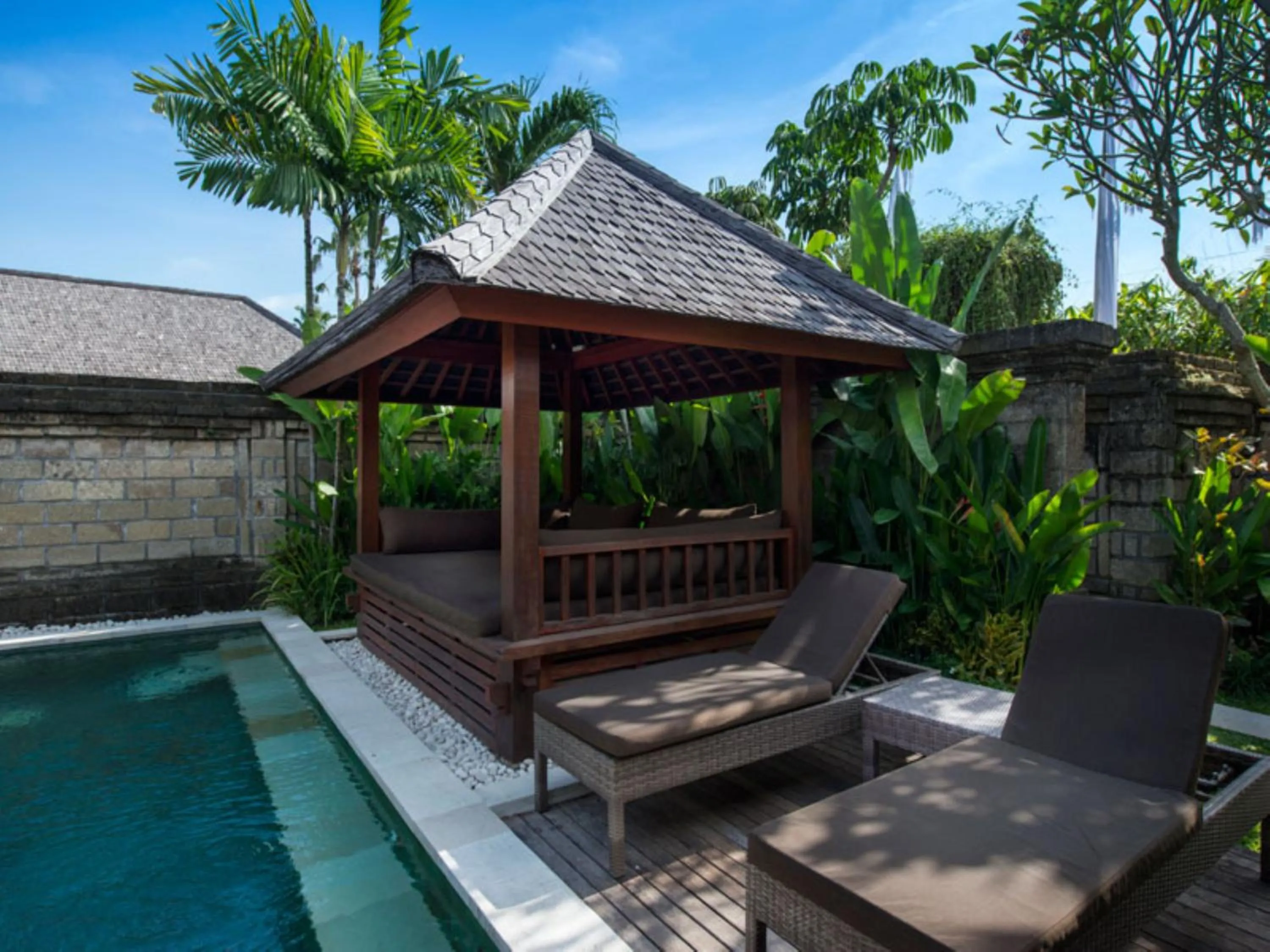 Garden view in Anyar Estate