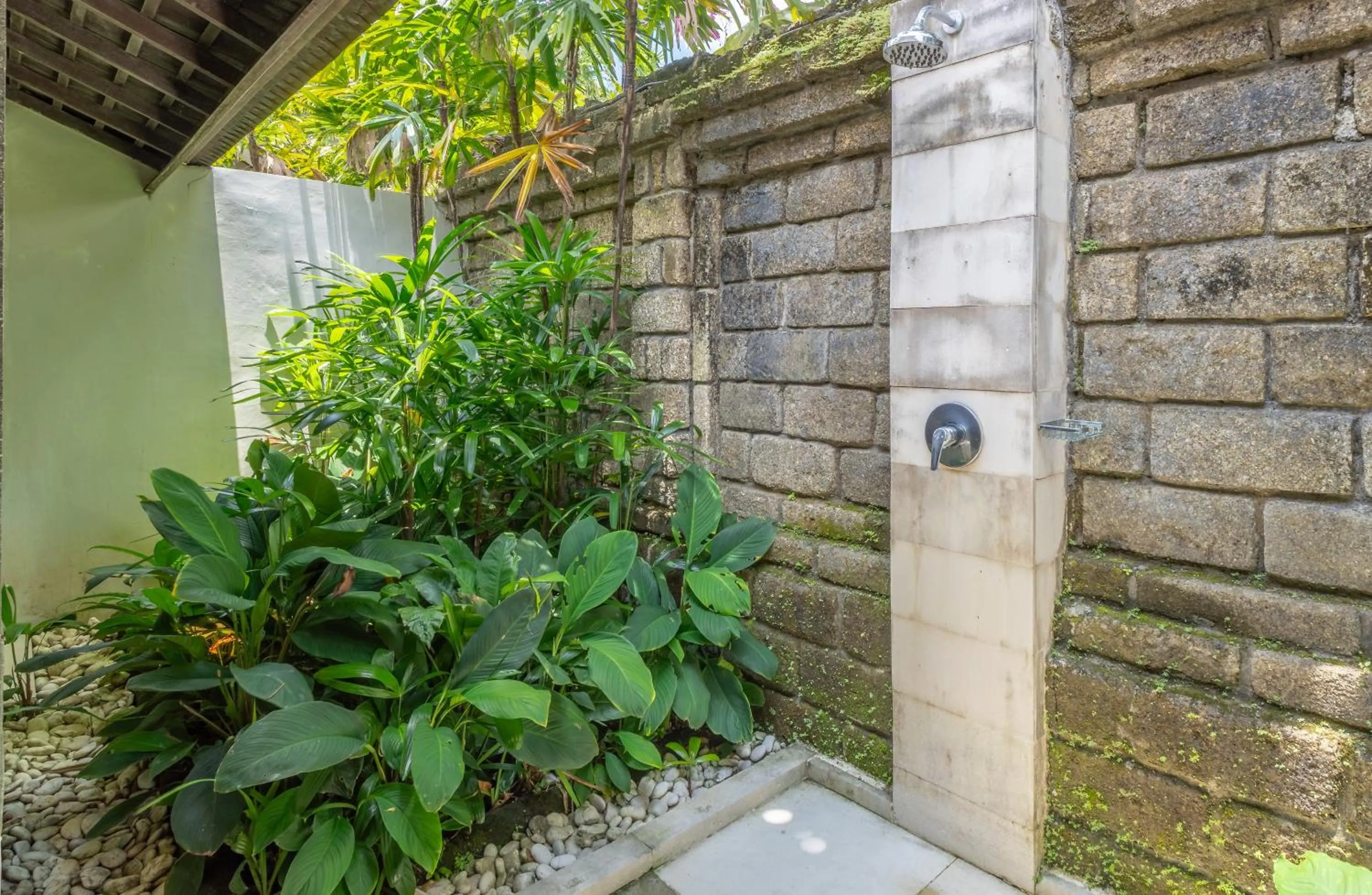 Garden view in Anyar Estate