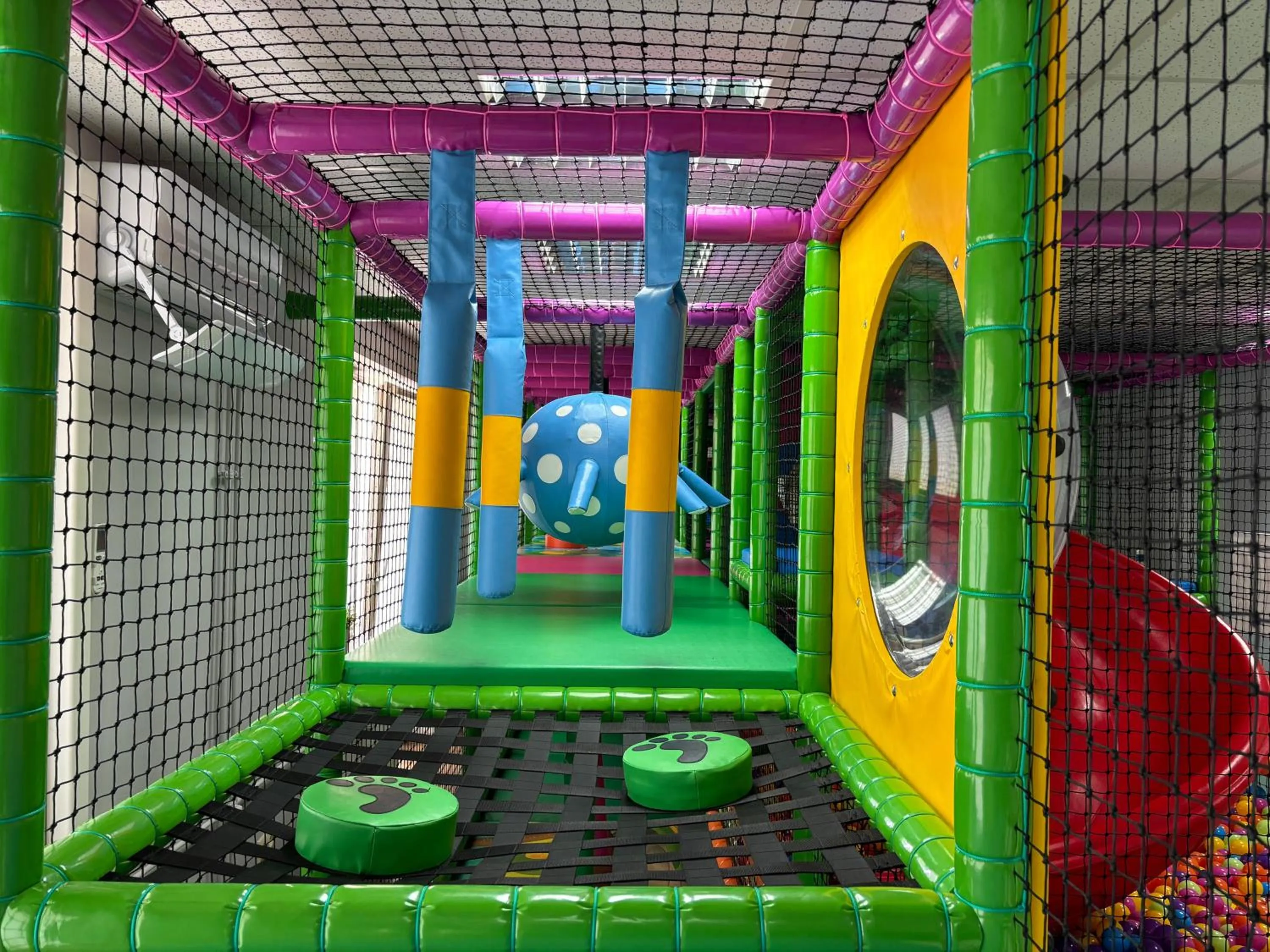 Children play ground in Instytut Zdrowia Sofra FIT & SPA