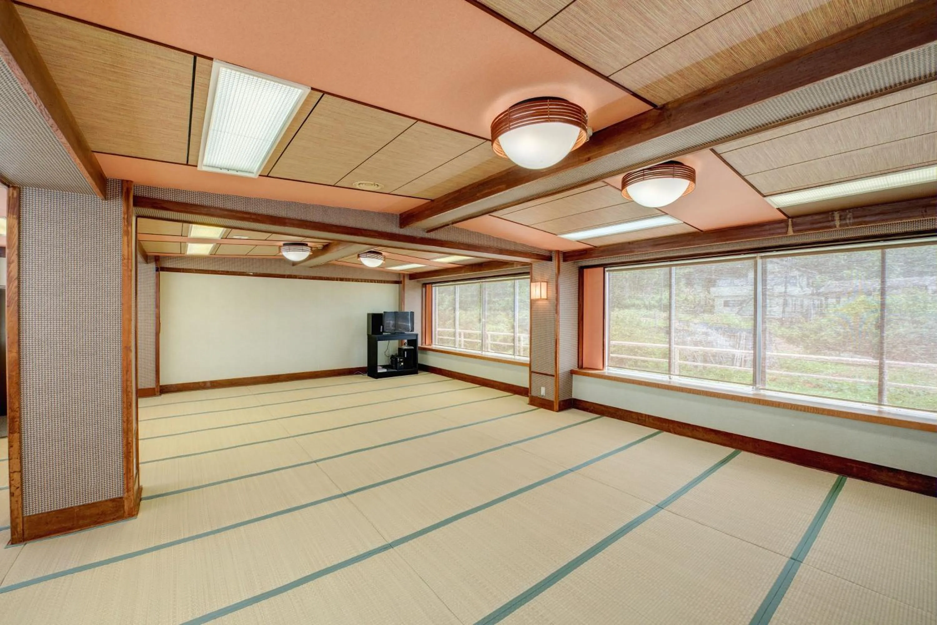 Area and facilities in Suisenkaku