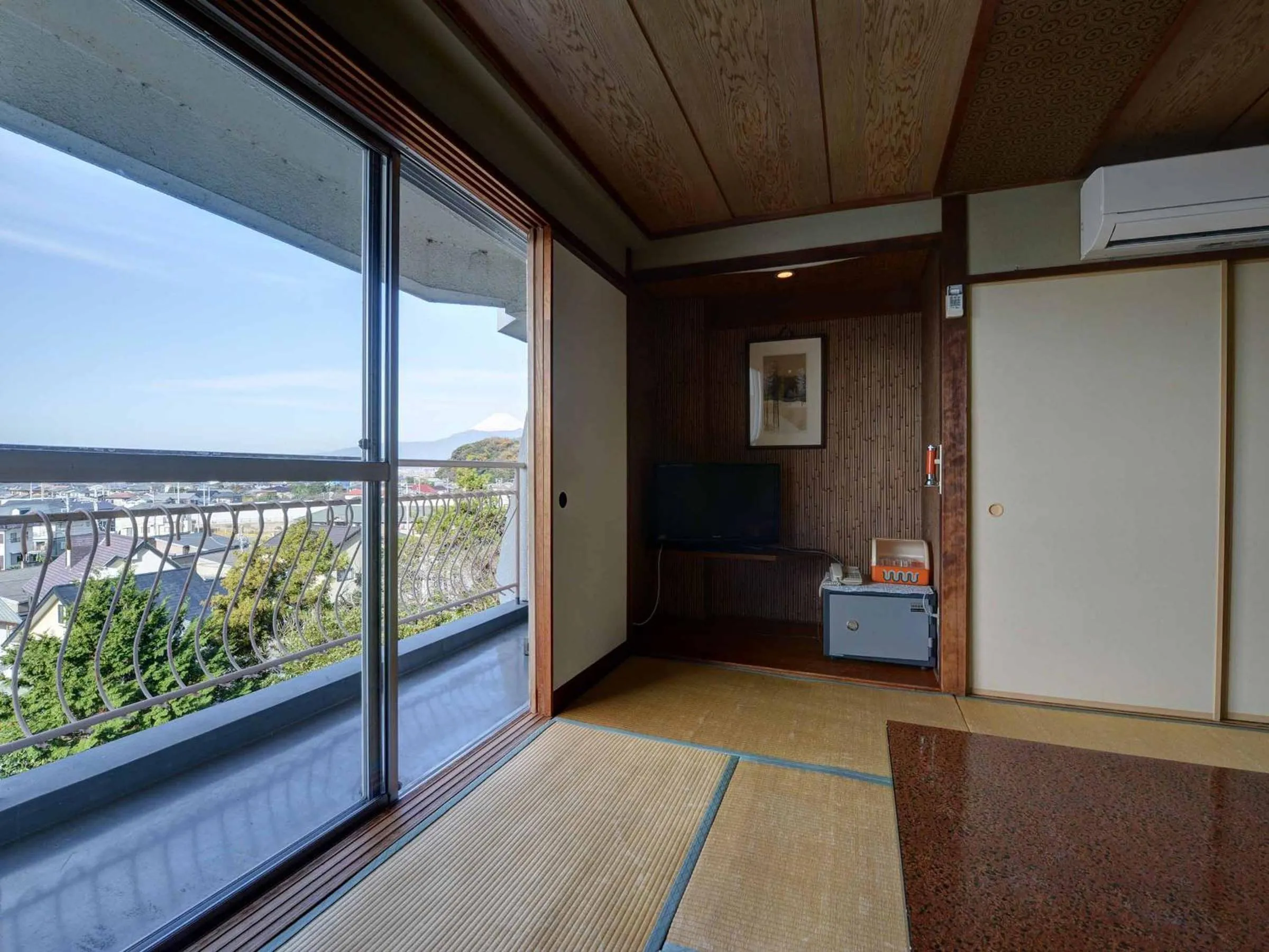 Photo of the whole room in Suisenkaku