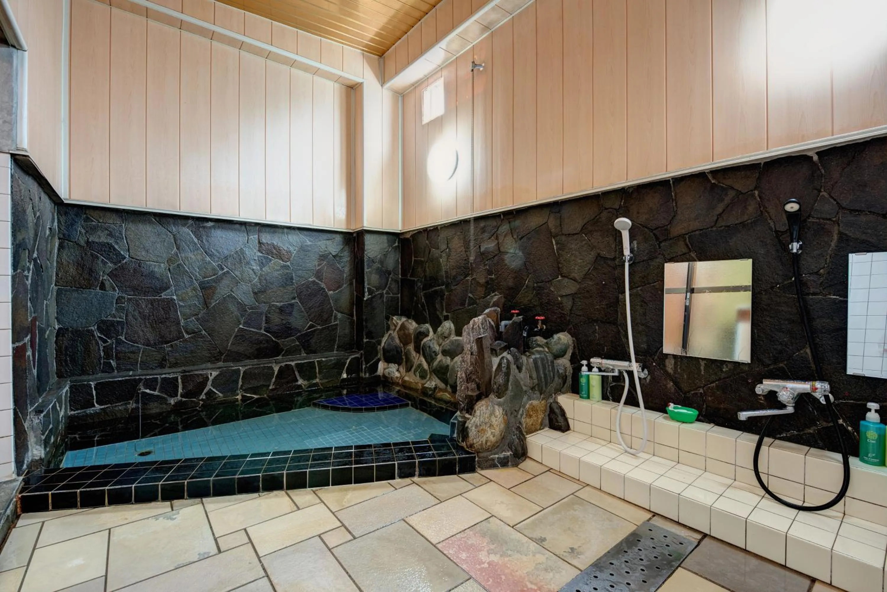 Hot Spring Bath in Suisenkaku