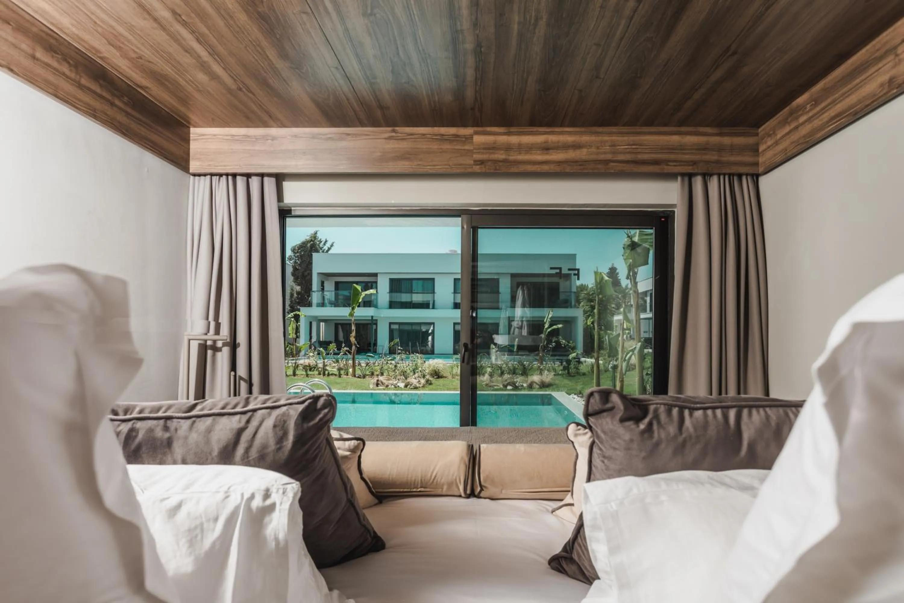 Bedroom in Paloma Finesse Side