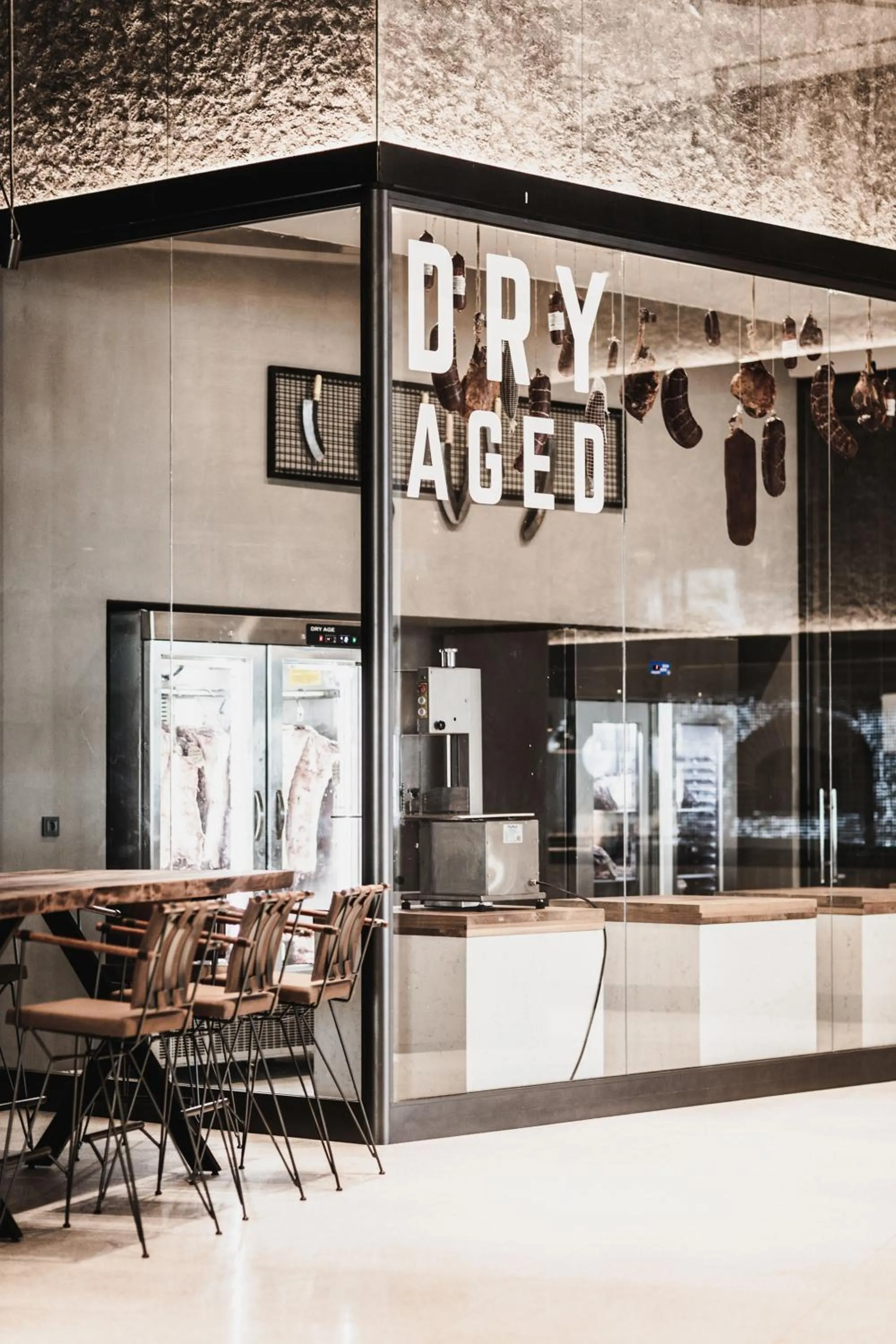 Restaurant/places to eat in Paloma Finesse Side