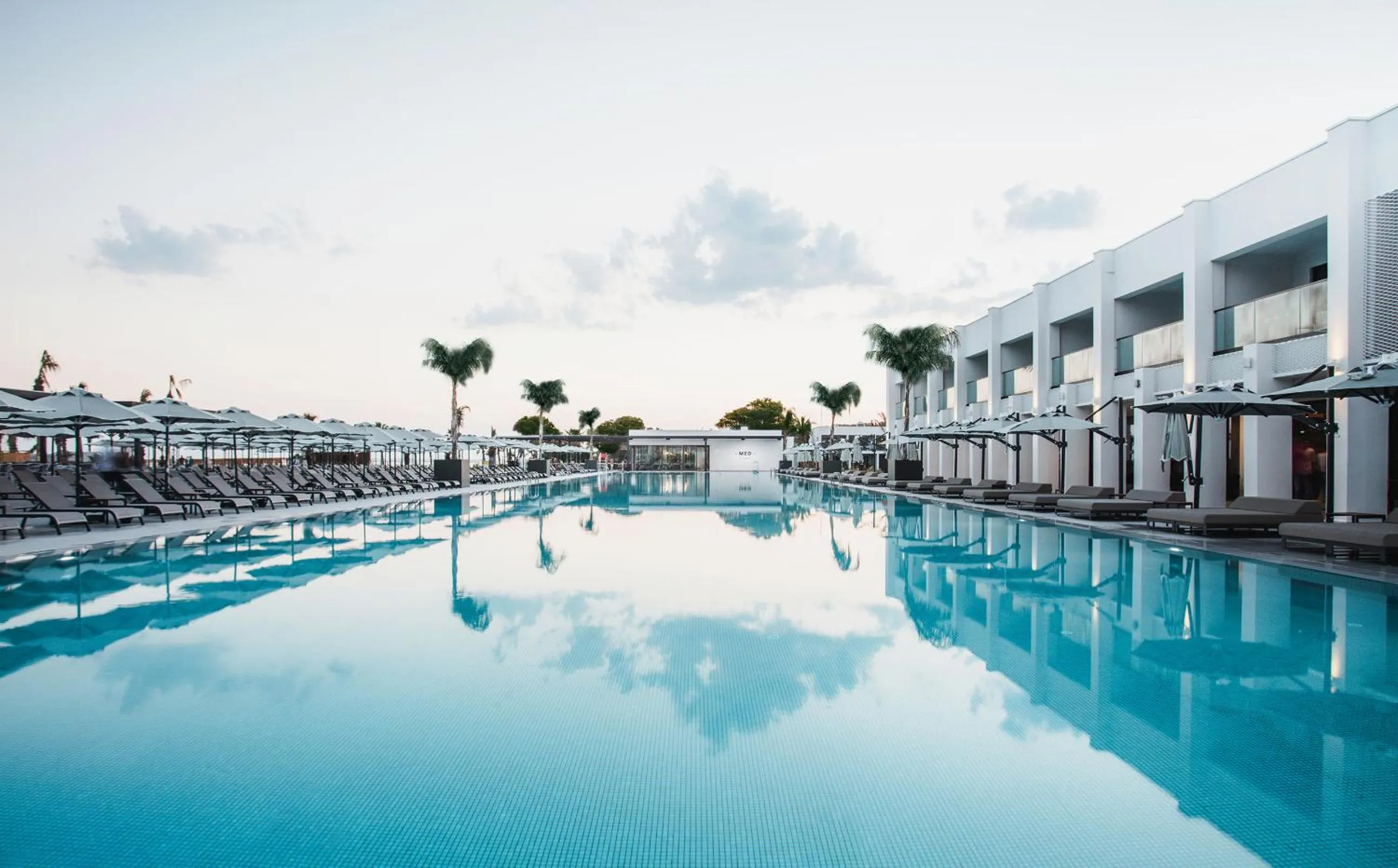 Pool view in Paloma Finesse Side